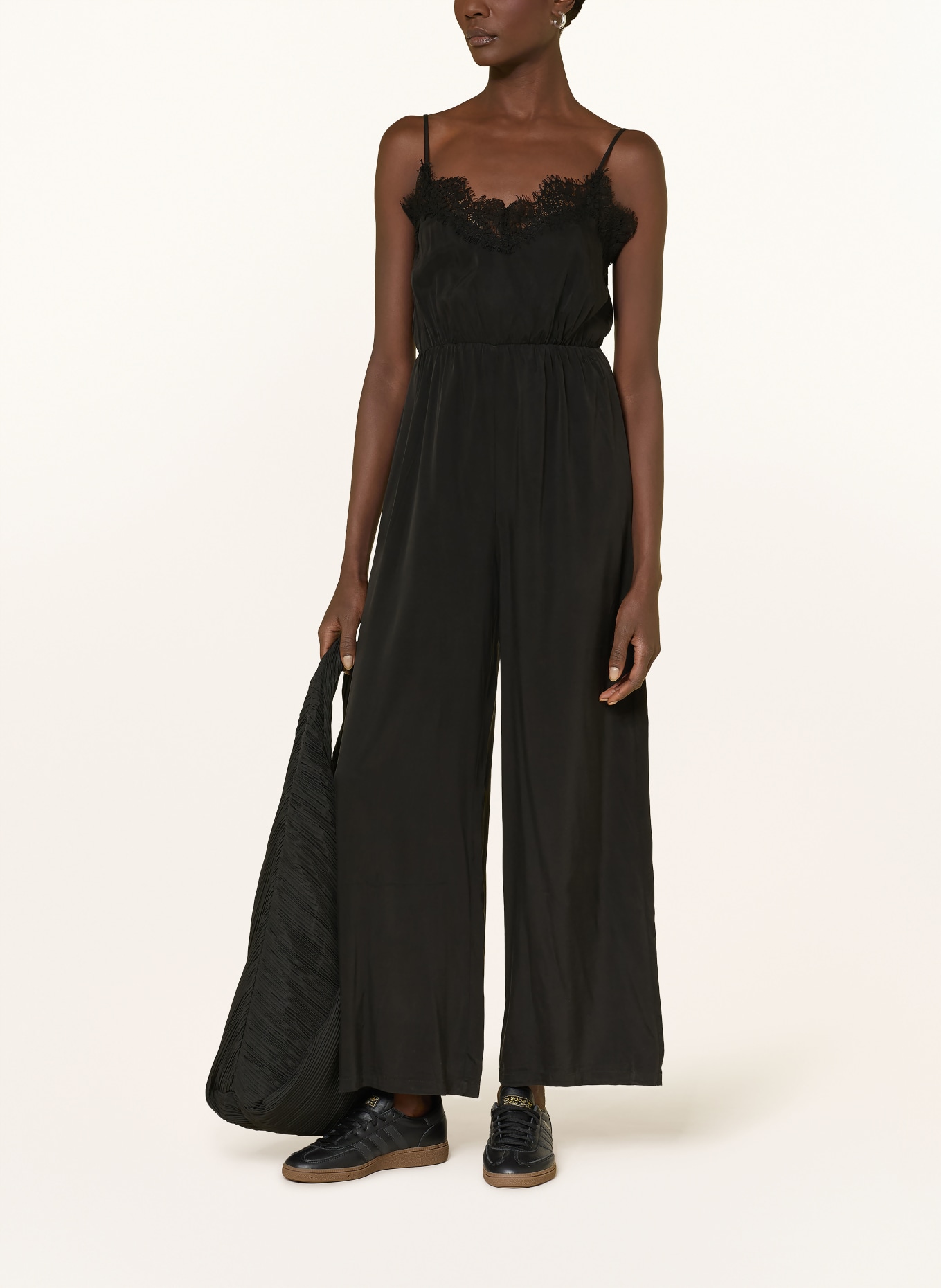 OH APRIL Kombinezon TAJA z koronką: CZARNY