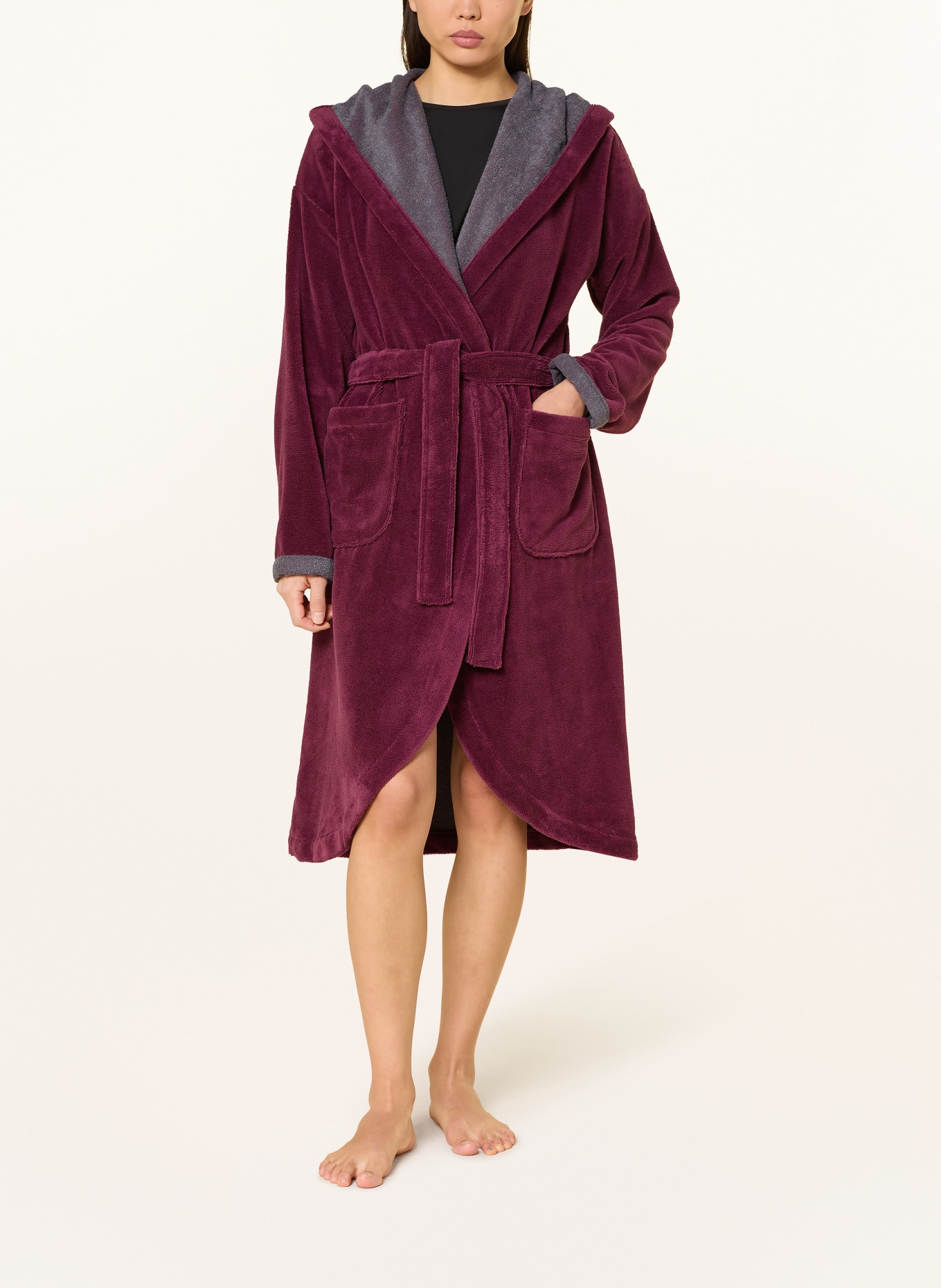 VOSSEN Unisexový župan CARMEN s kapucí: TMAVĚ FIALOVÁ / TMAVĚ ŠEDÁ