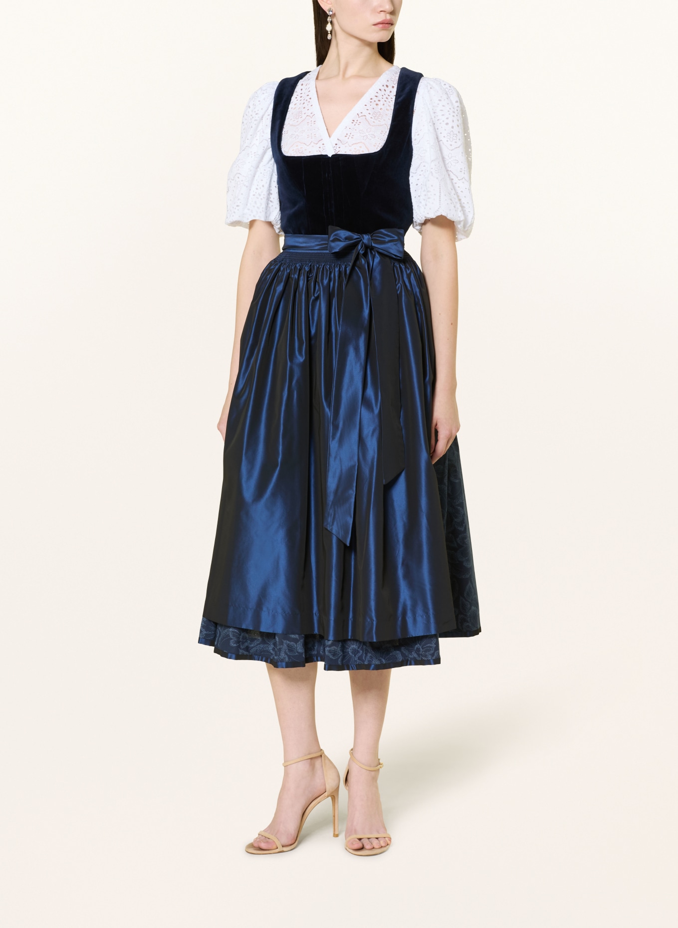 WALDORFF Dirndlbluse aus Lochspitze: WEISS