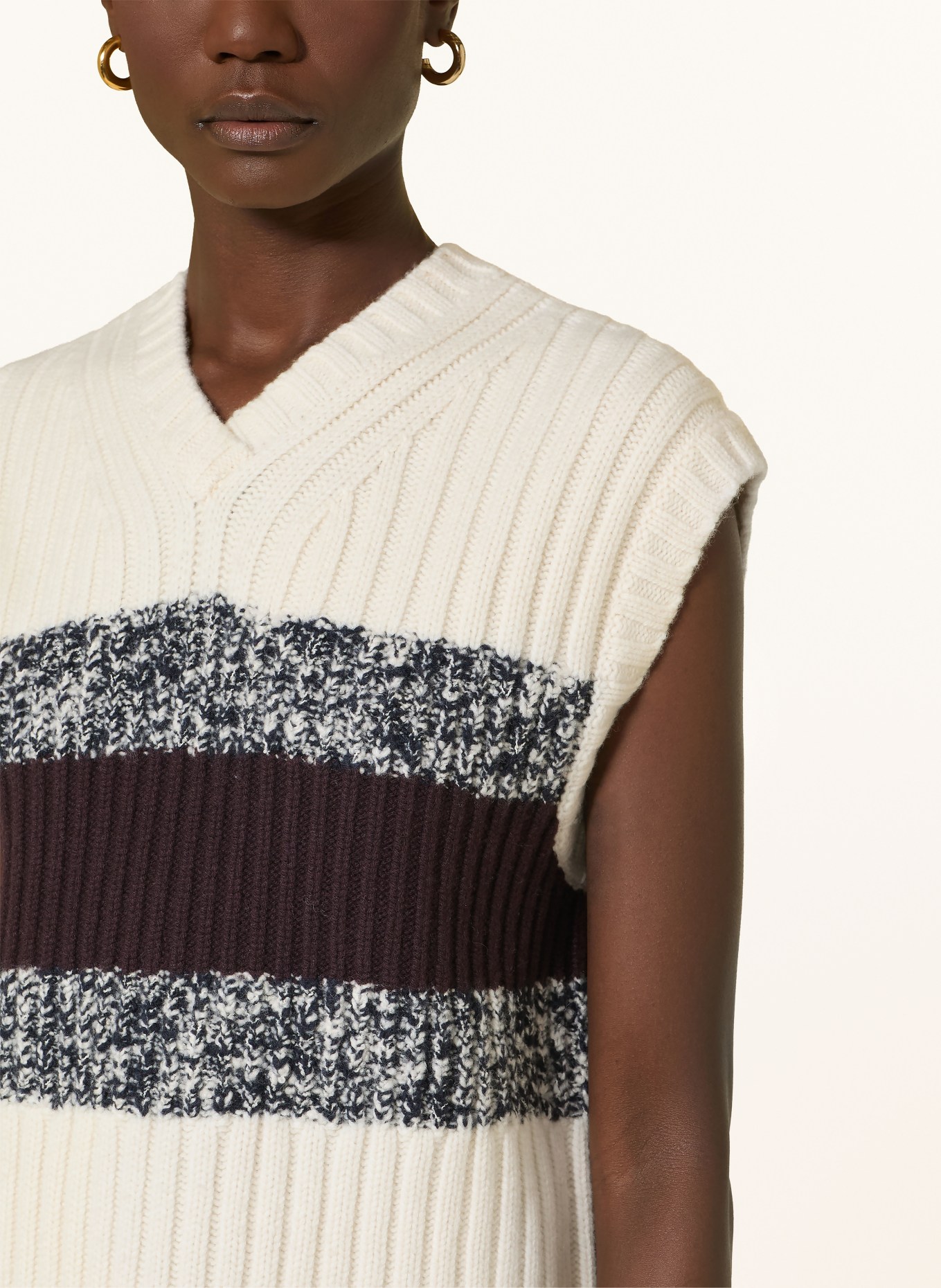 COS Pullunder: ECRU / DUNKELROT