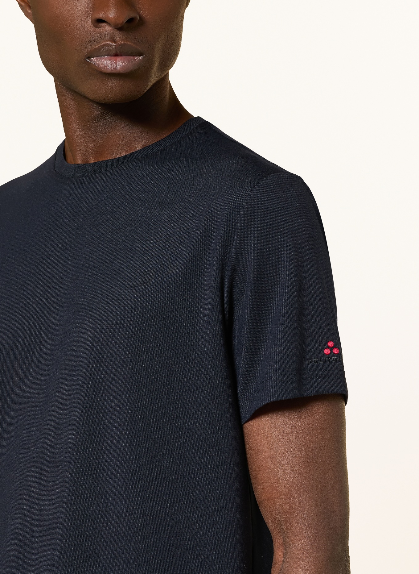 PEUTEREY Tričko ZOLE: ČERNÁ