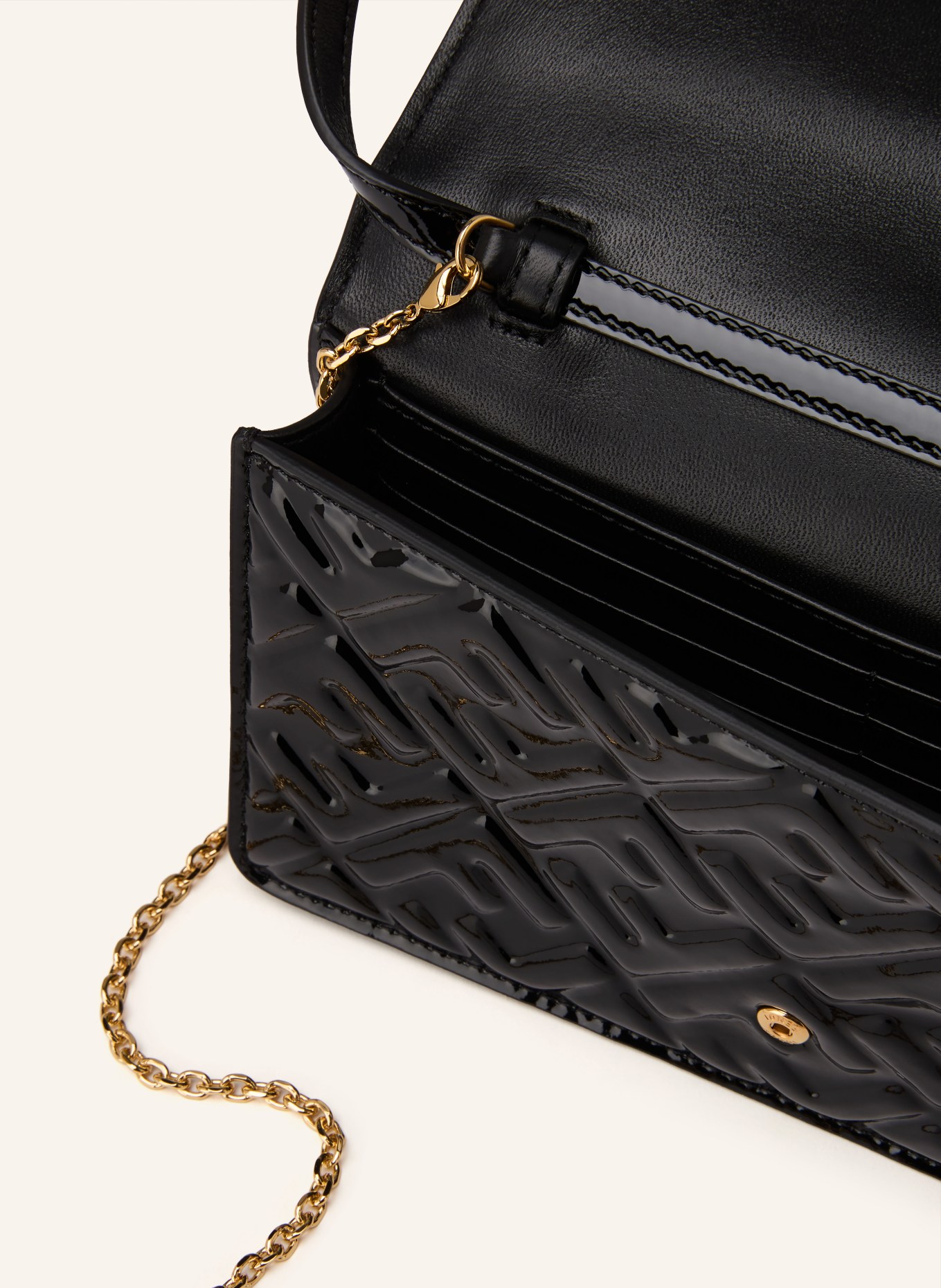 FENDI Portmonetka BAGUETTE do noszenia na ramieniu: CZARNY / ZŁOTY