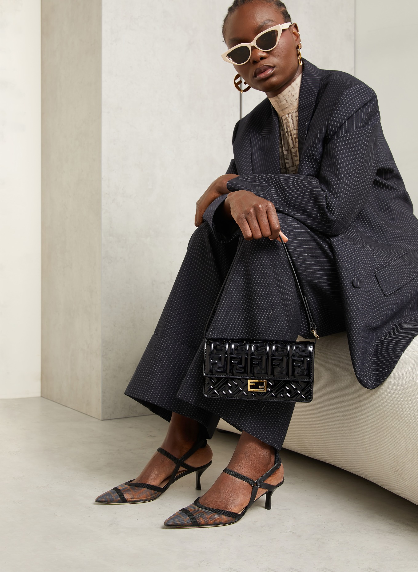 FENDI BAGUETTE shoulder bag: BLACK / GOLD