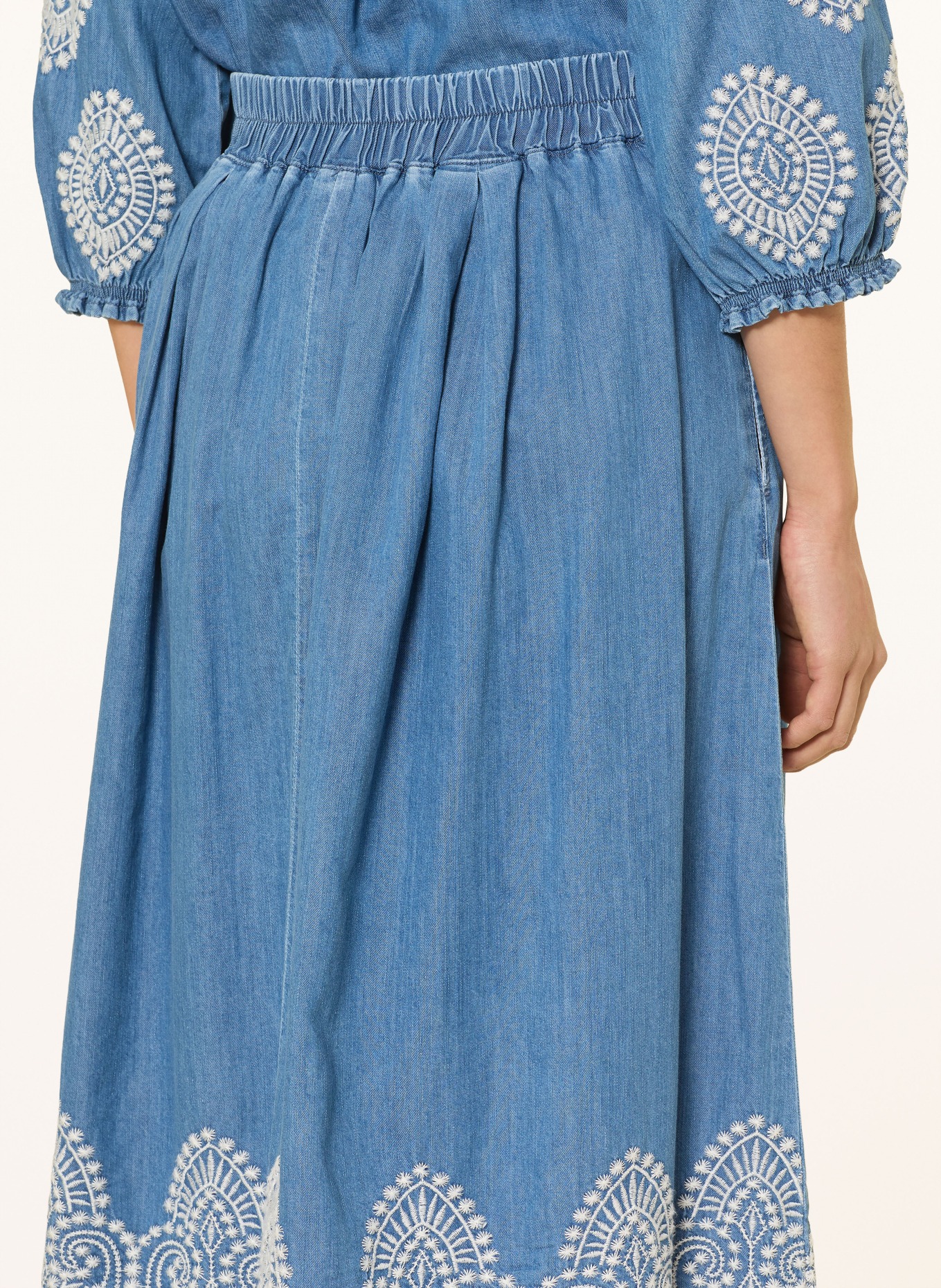 MORE & MORE jupe en jean: BLEU / BLANC