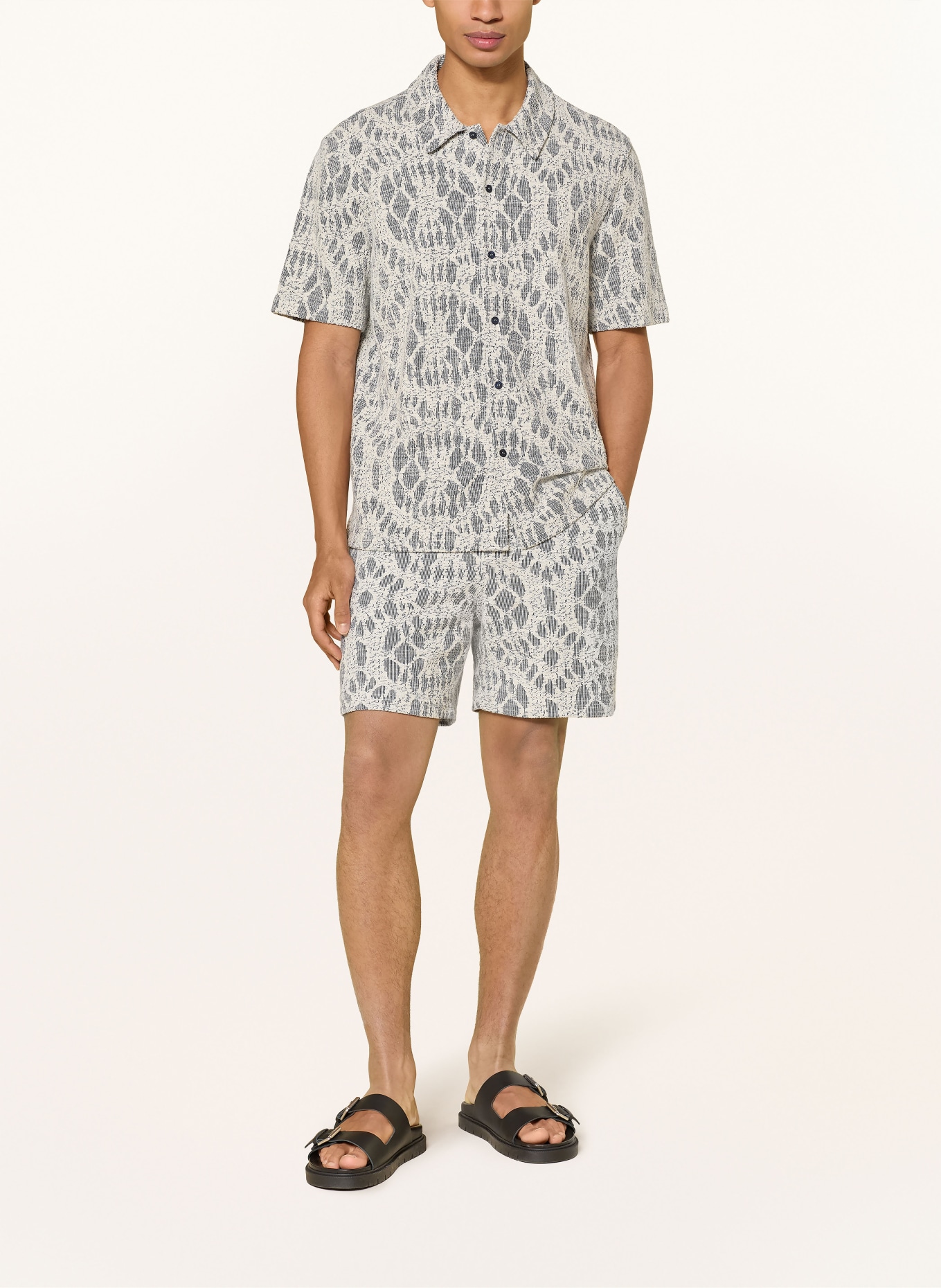 SAMSØE  SAMSØE Kurzarm-Hemd SAKVIST Comfort Fit aus Jersey: ECRU / SCHWARZ