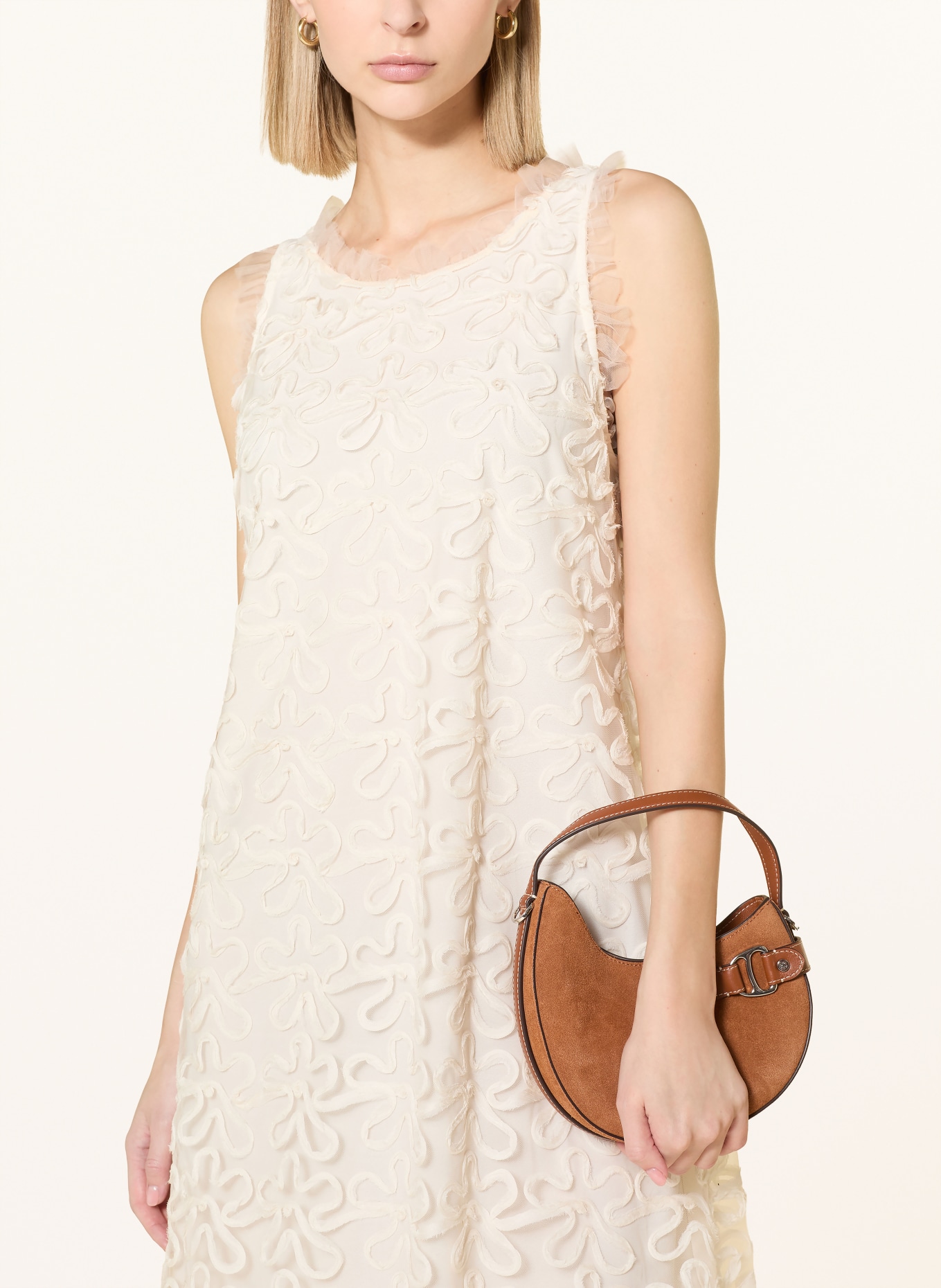 Ana Alcazar robe de cocktail: ÉCRU