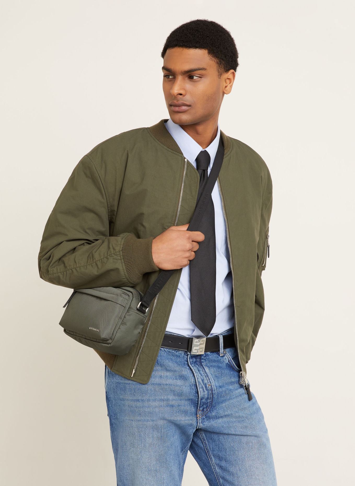 GIVENCHY Umhängetasche ESSENTIAL: OLIV / SILBER