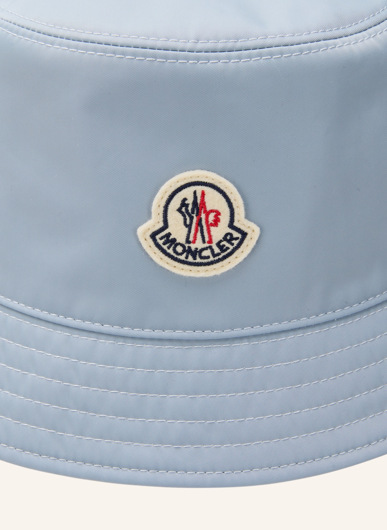 MONCLER Bucket Hat zum Wenden: HELLBLAU / CREME