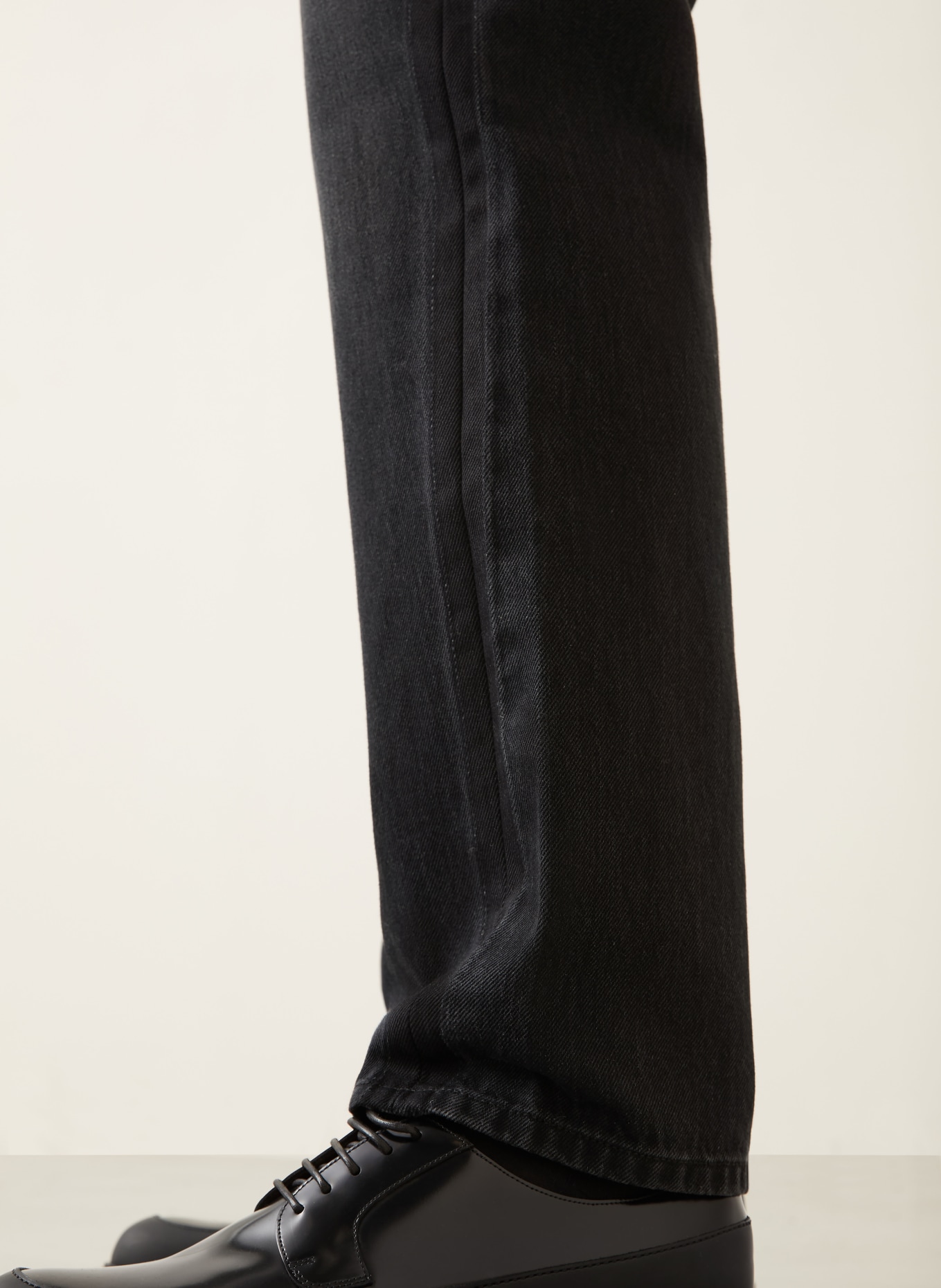 GIVENCHY Straight Fit Jeans: 001 BLACK