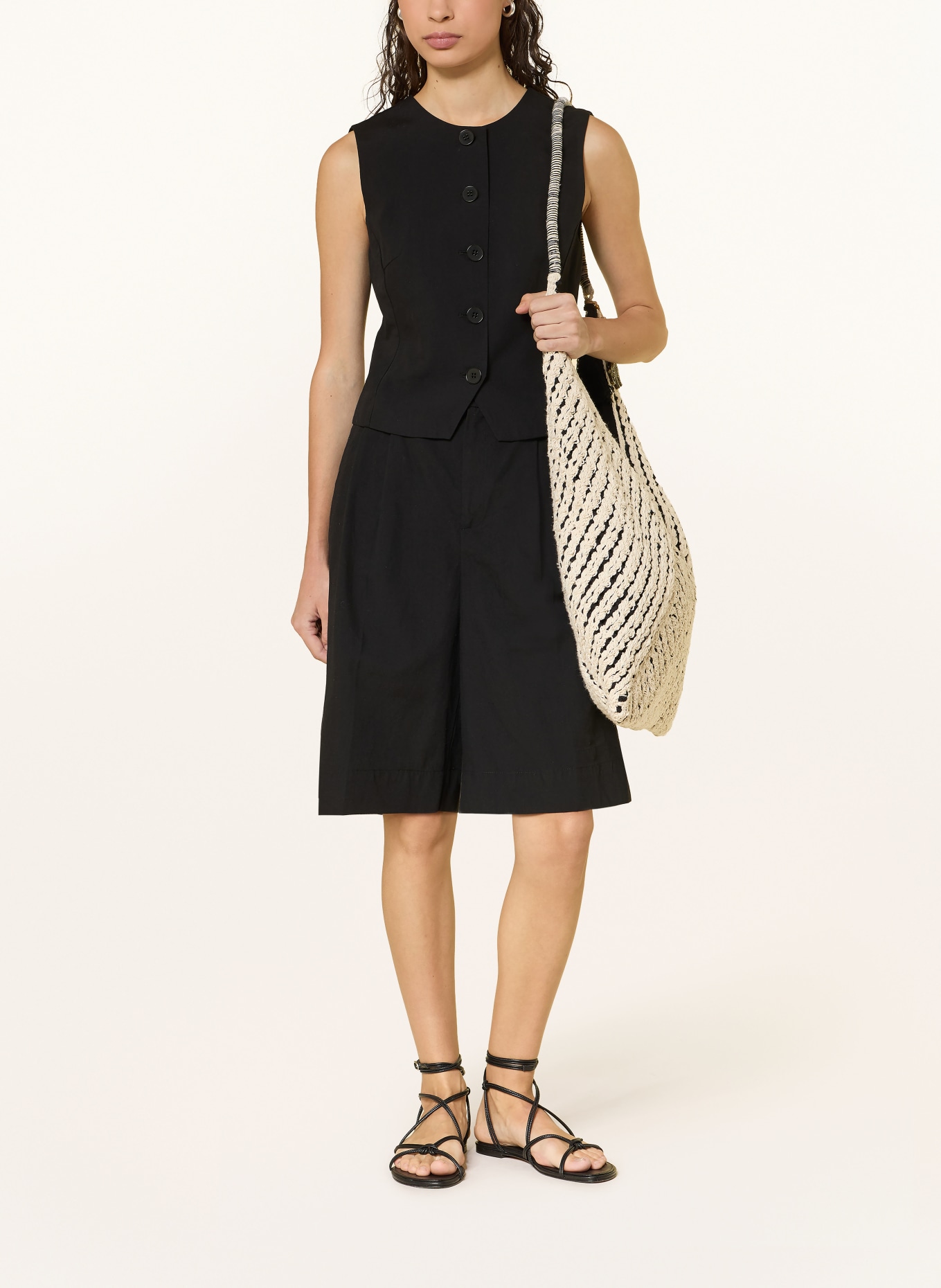 Part Two Bermudy s lnem: ČERNÁ