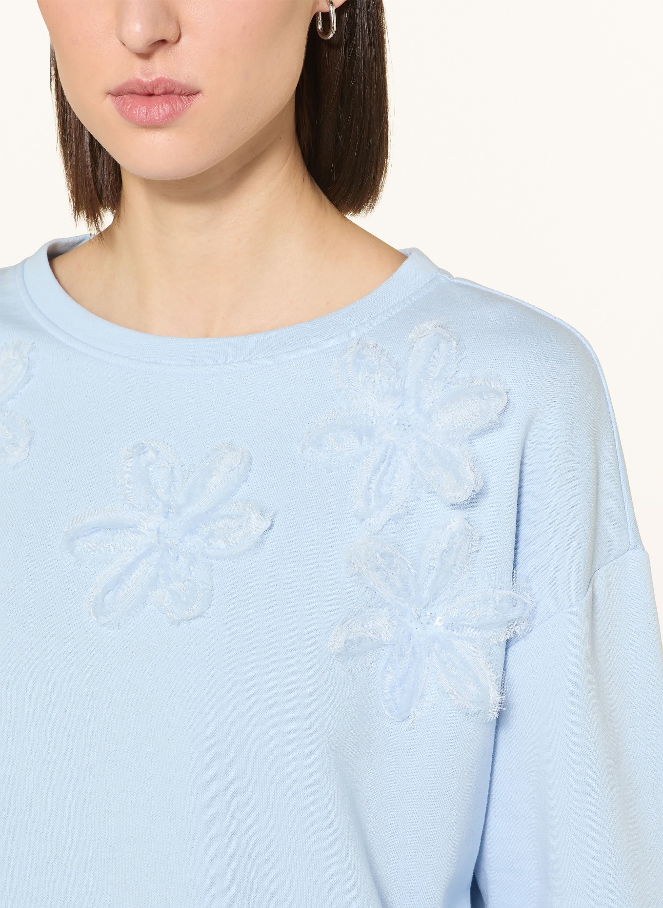 monari Sweatshirt mit Pailletten: HELLBLAU