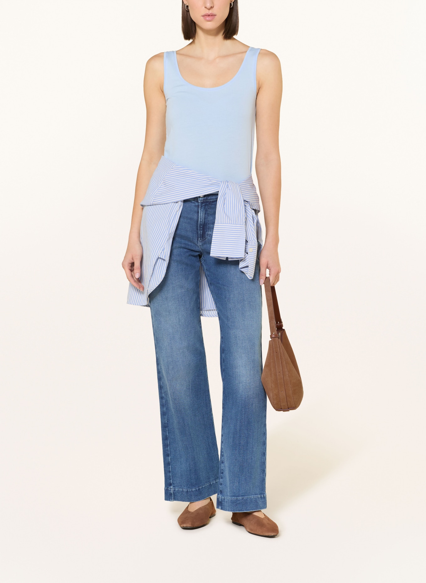 monari Nahoru: TMAVĚ MODRÁ