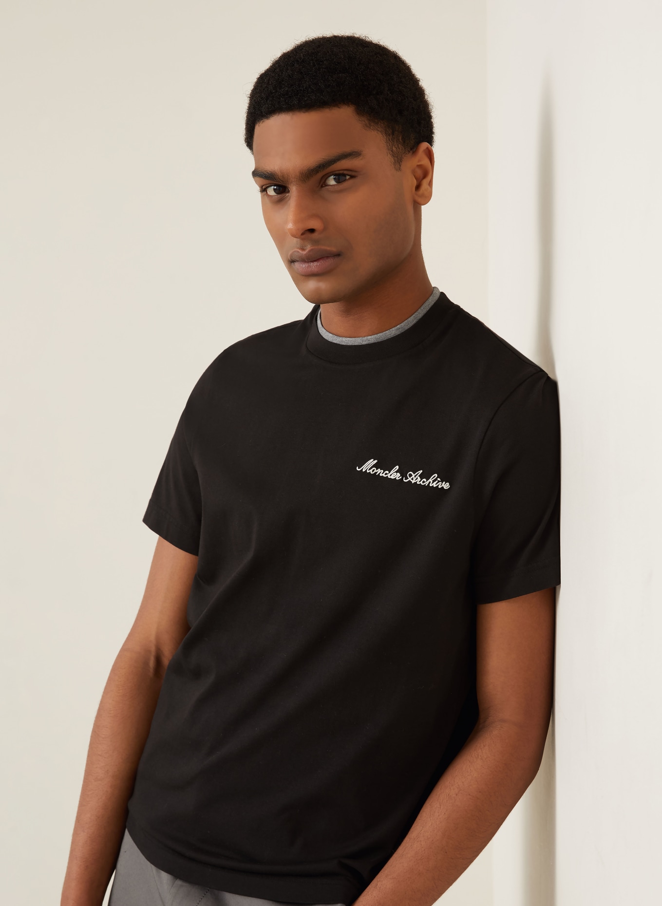 MONCLER T-Shirt: SCHWARZ / GRAU