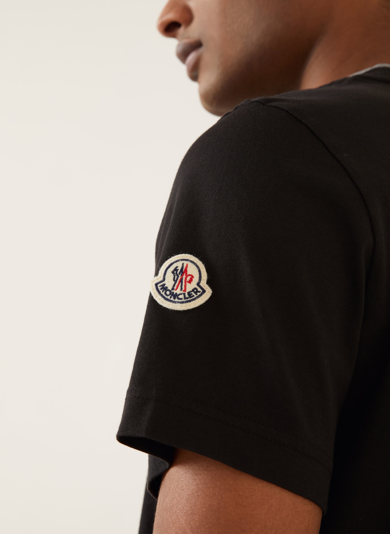 MONCLER T-Shirt: SCHWARZ / GRAU