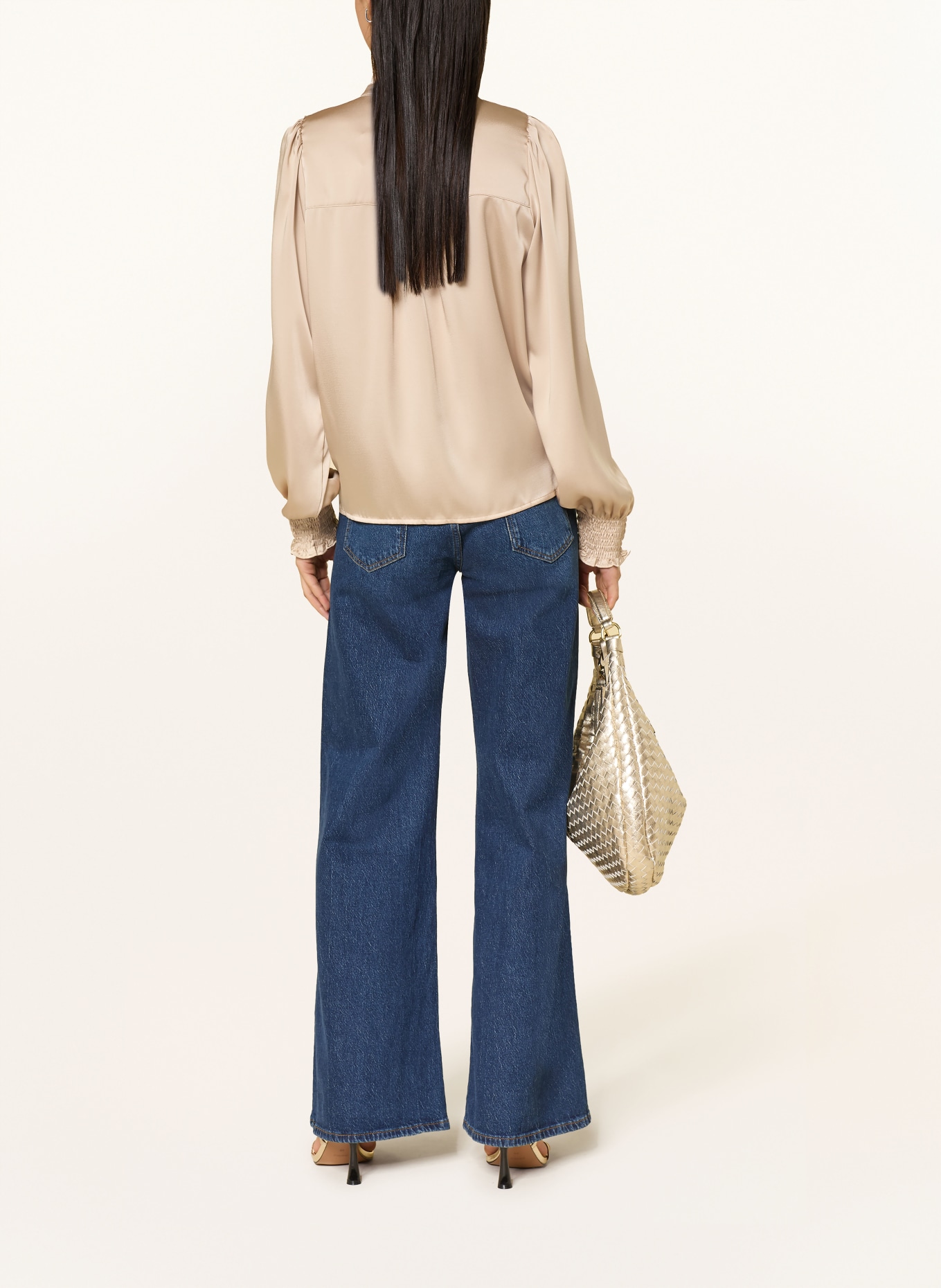 NEO NOIR Satinbluse ZAMOLA mit Volants: HELLBRAUN