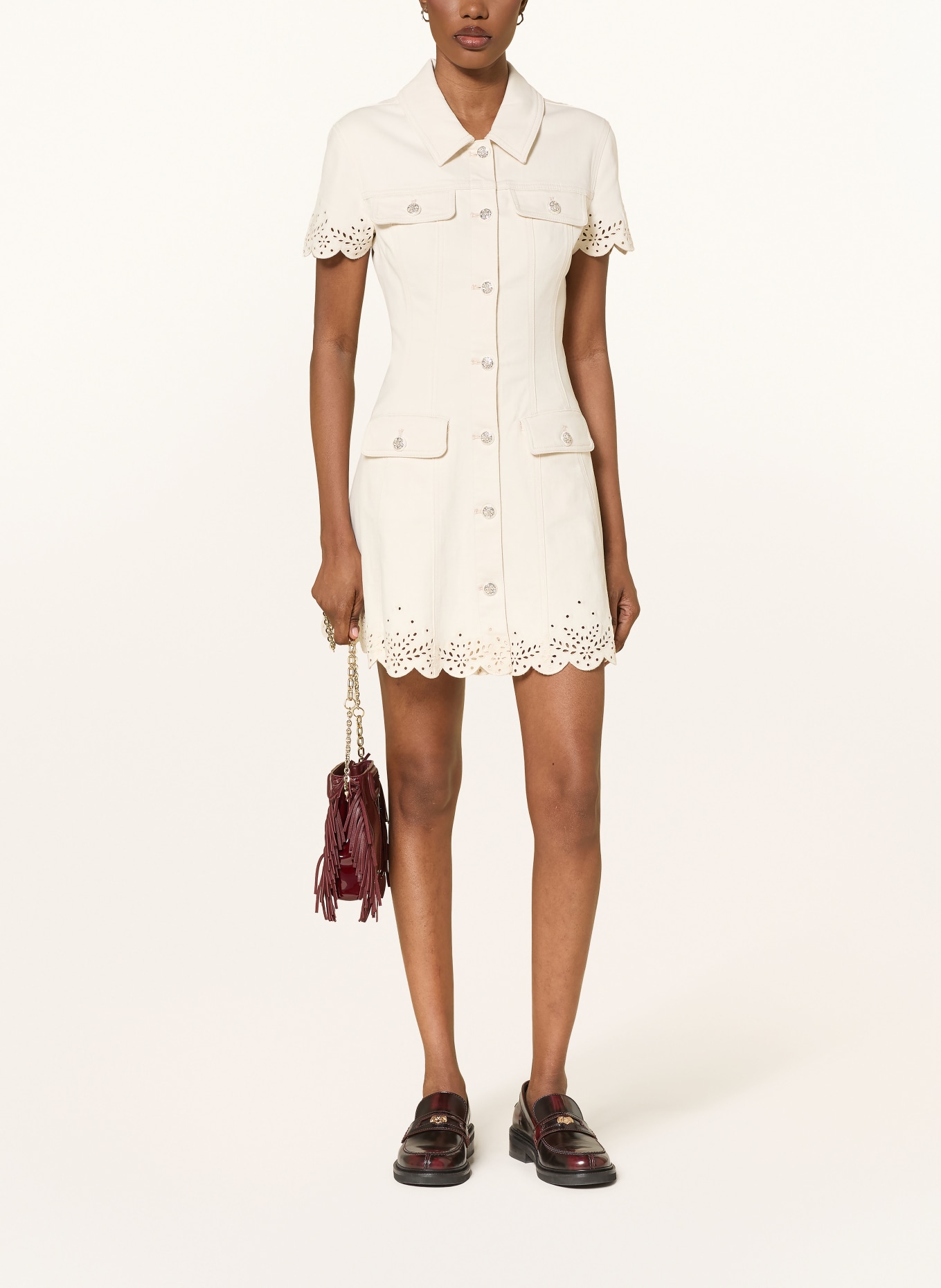 self-portrait Robe en jean avec dentelle ajourée et pierres décoratives: CRÈME