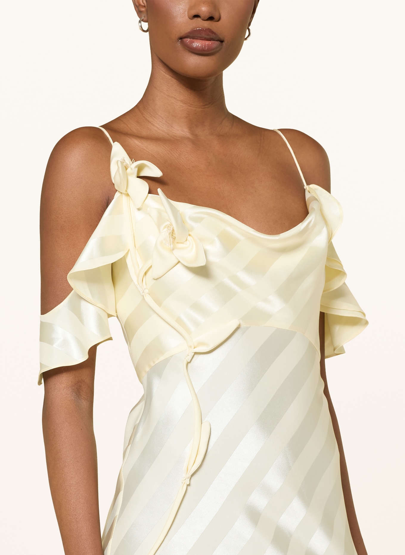 self-portrait Satinkleid mit Volants: HELLGELB