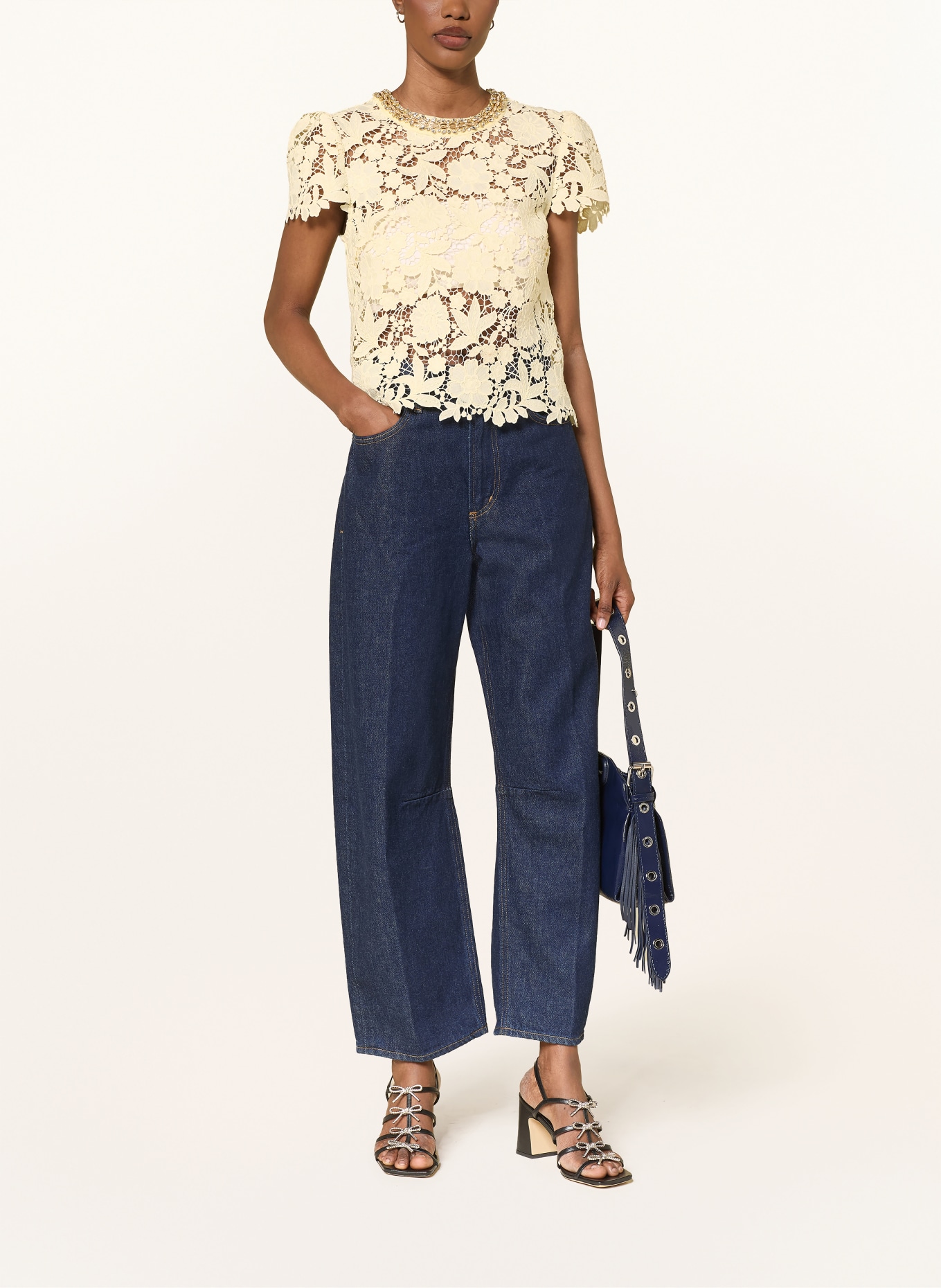 self-portrait Blusenshirt aus Spitze mit Schmucksteinen: HELLGELB