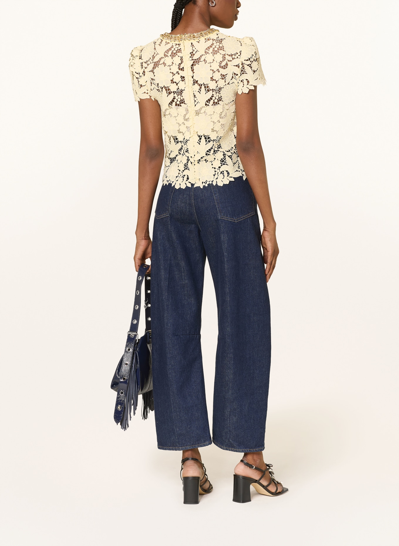 self-portrait Blusenshirt aus Spitze mit Schmucksteinen: HELLGELB