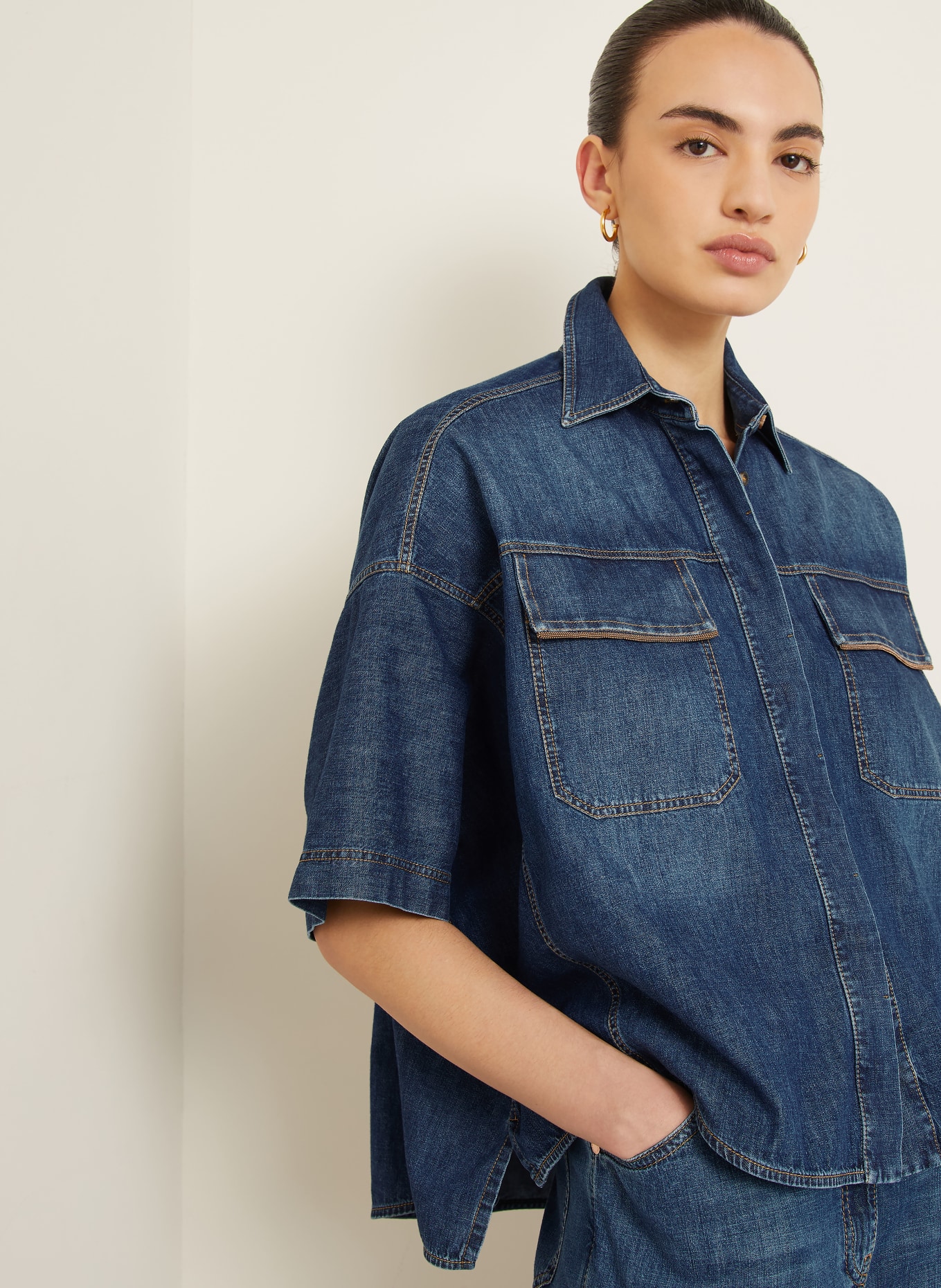 BRUNELLO CUCINELLI Jeansbluse mit Schmucksteinen: BLAU