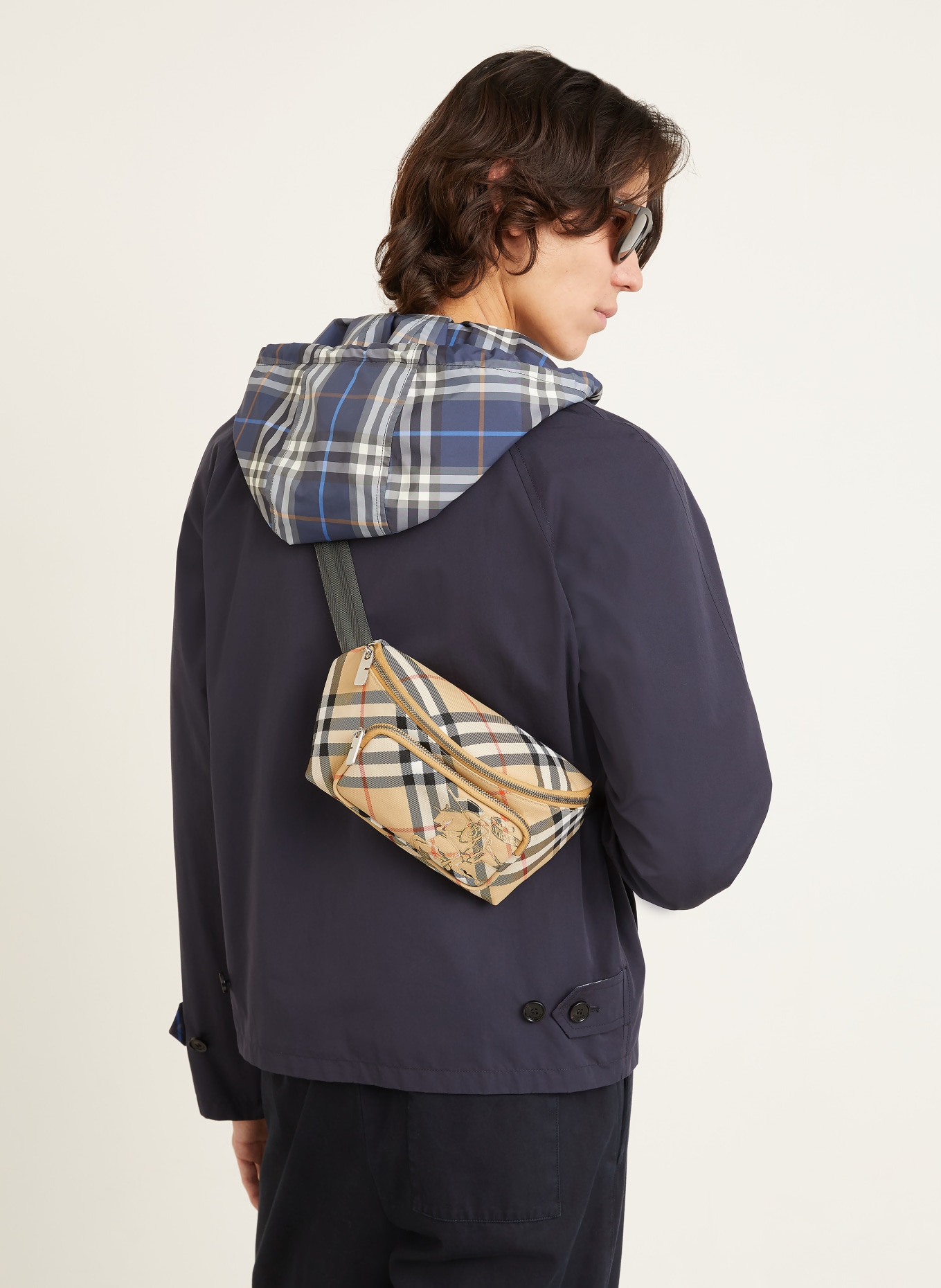 BURBERRY ledvinka: BÉŽOVÁ / ČERVENÁ / ČERNÁ