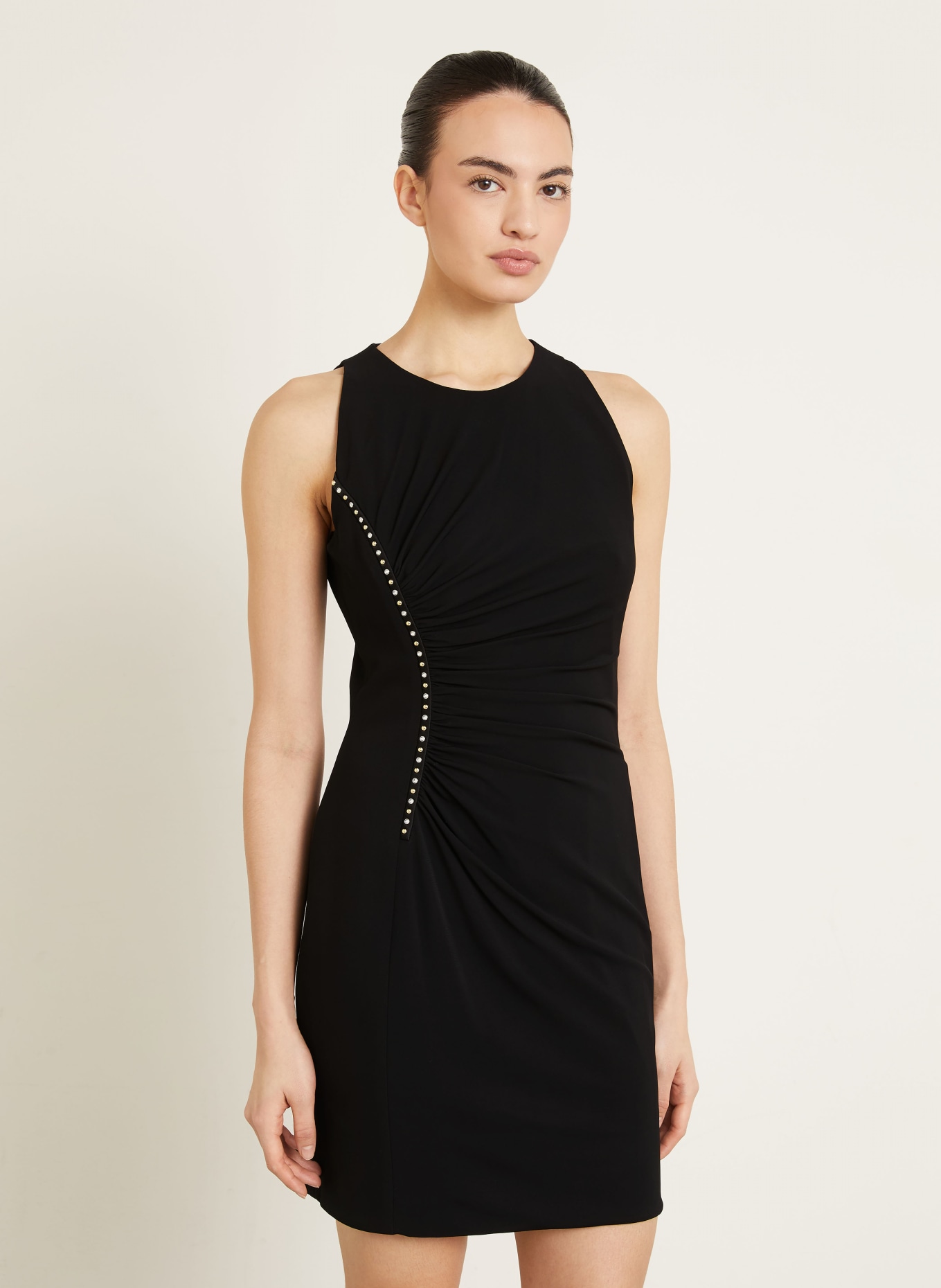 VERSACE Cocktailkleid aus Jersey mit Schmucksteinen: SCHWARZ