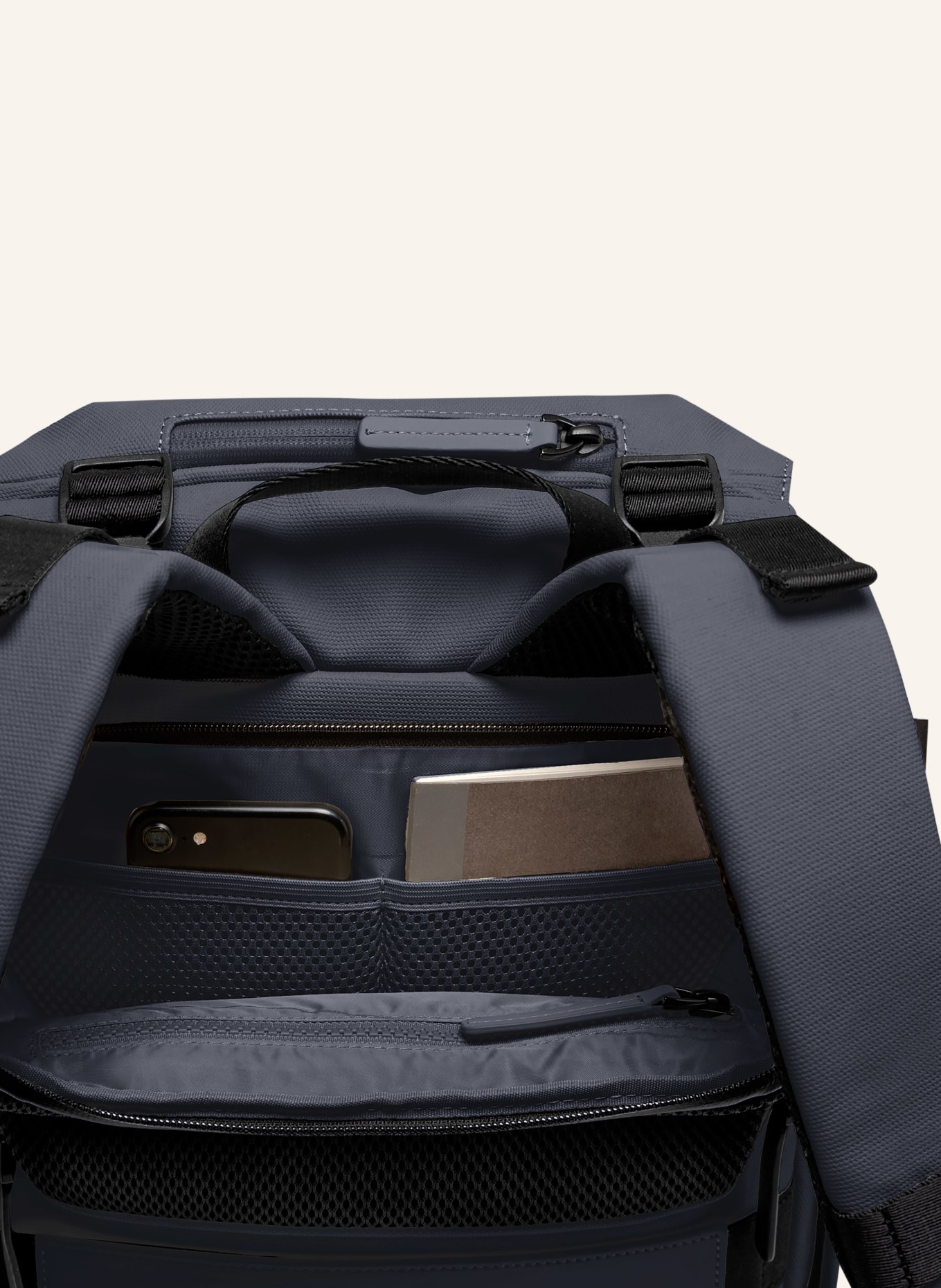 HORIZN STUDIOS Rucksack SOFO ROLLTOP X 22 l mit Laptop-Fach: DUNKELBLAU / SCHWARZ