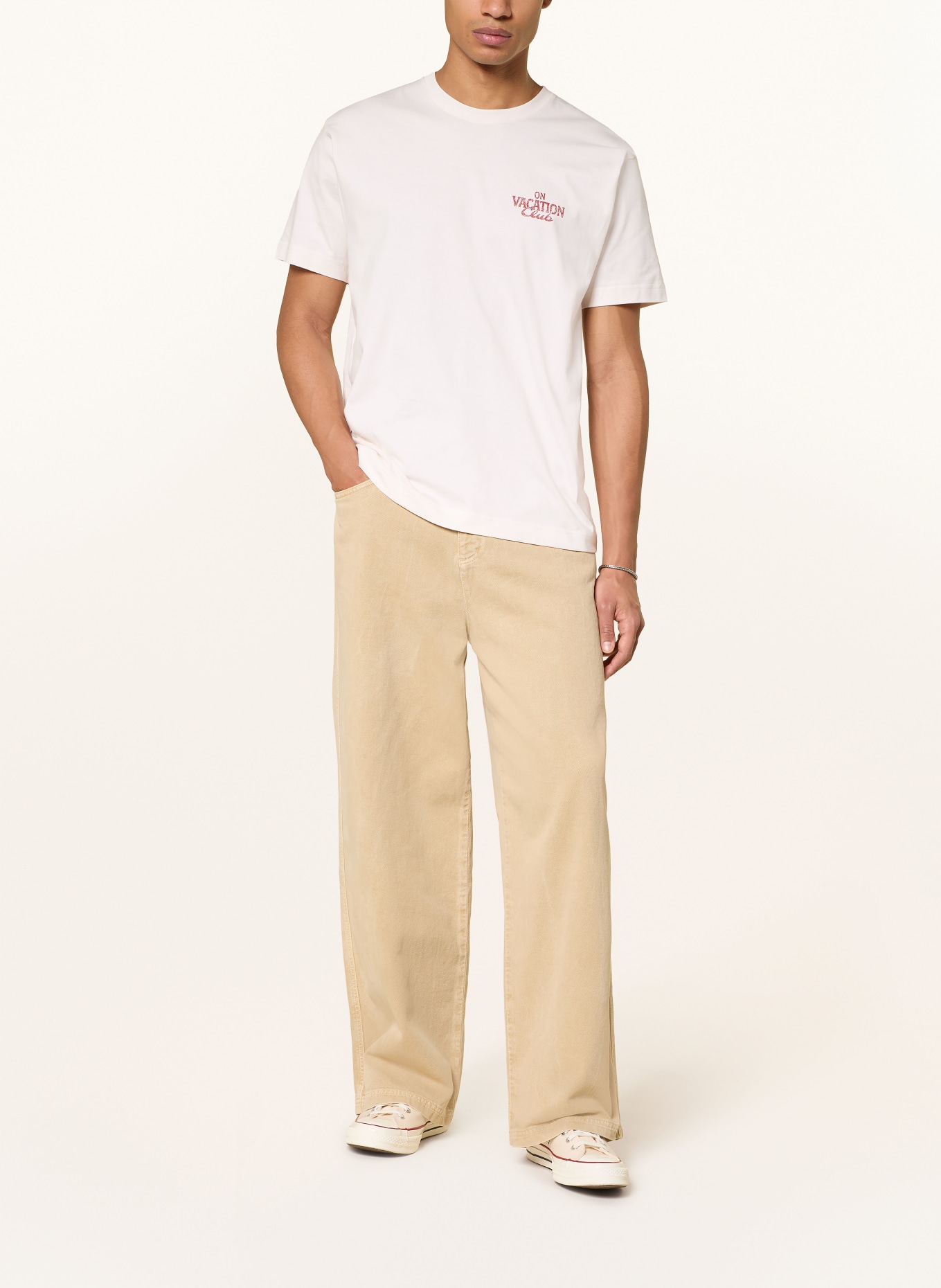 On Vacation T-Shirt: CREME