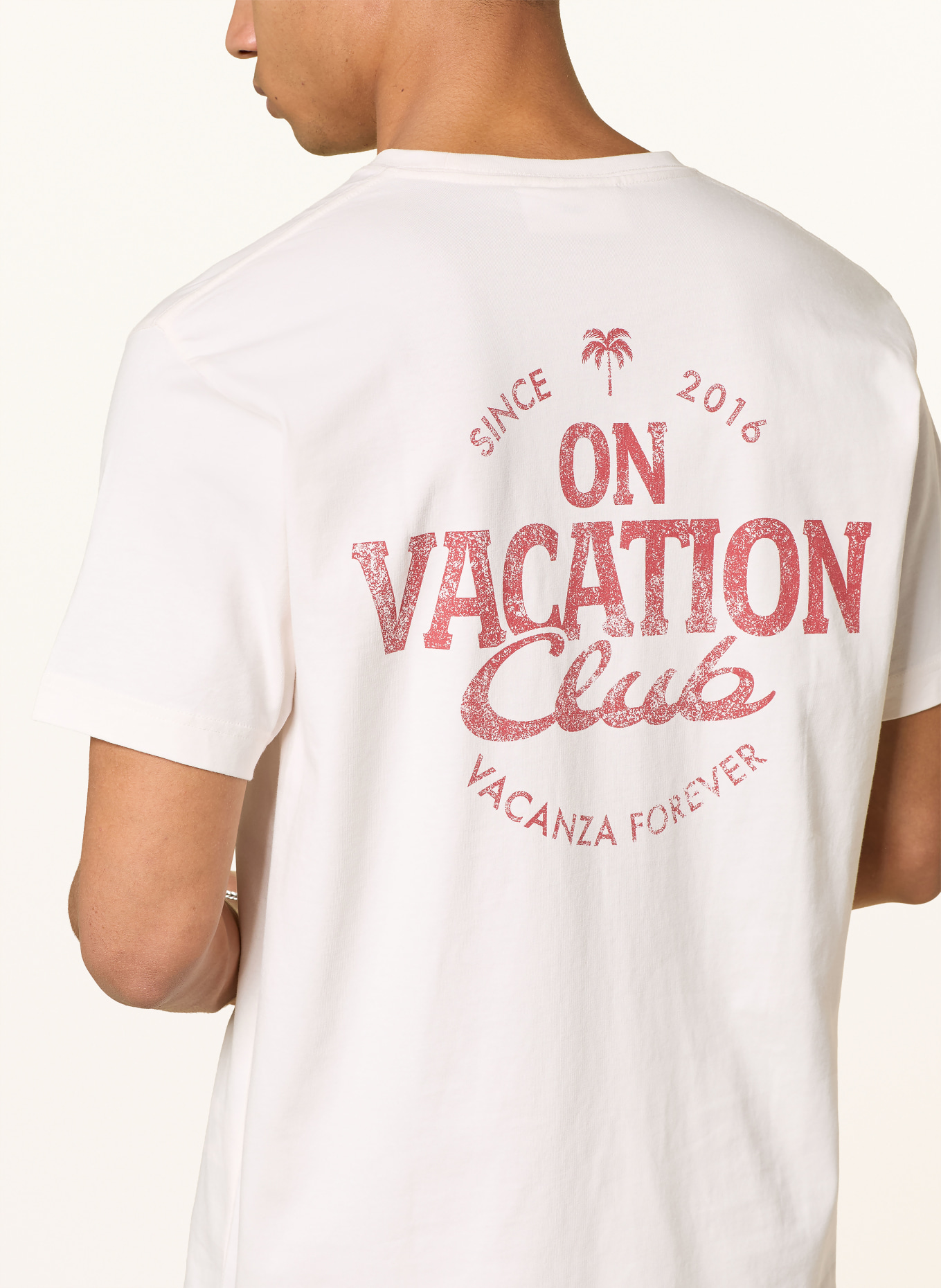On Vacation T-Shirt: CREME