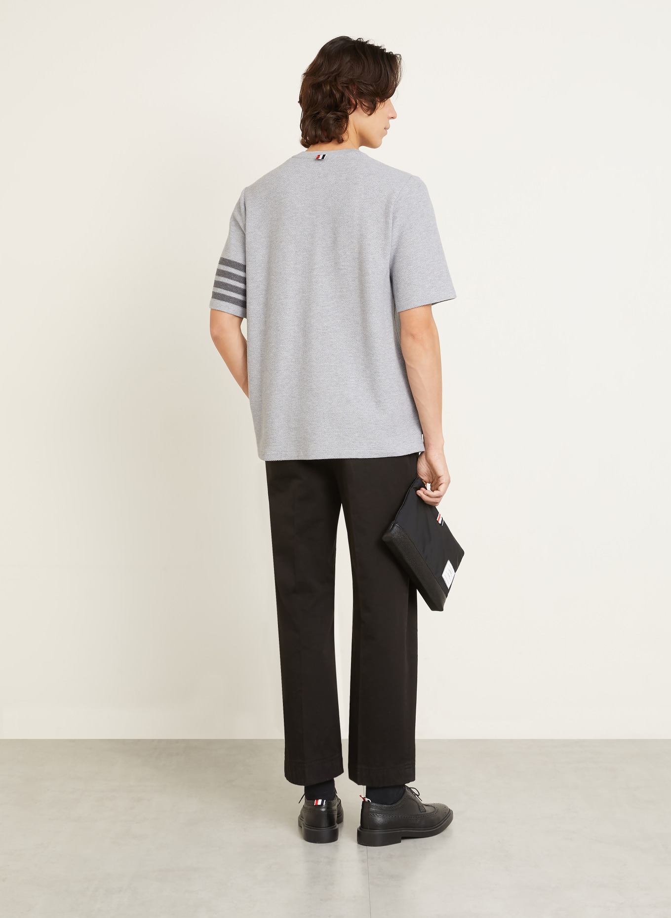 THOM BROWNE. T-shirt: GRAY / DARK GRAY