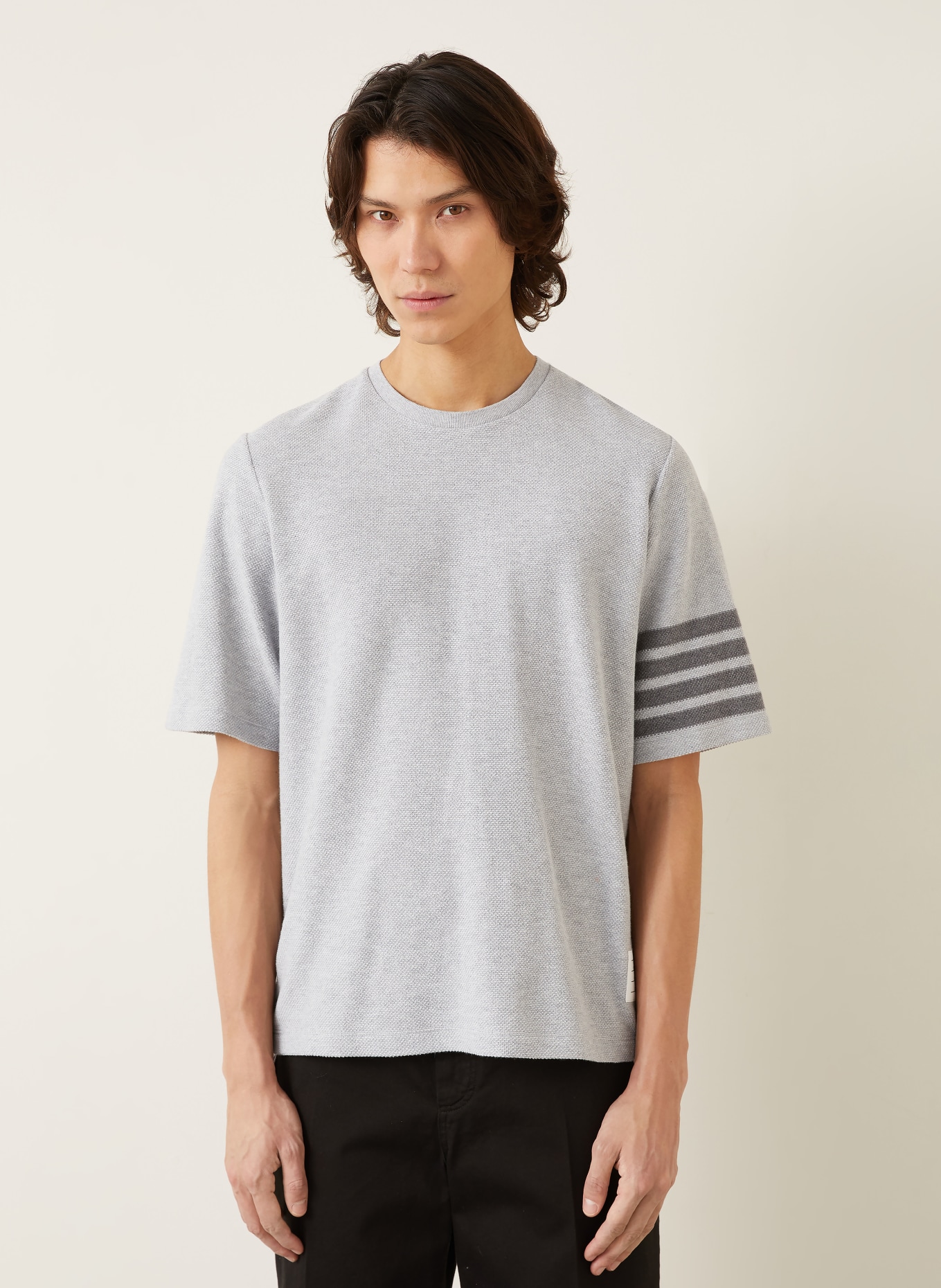 THOM BROWNE. T-shirt: GRAY / DARK GRAY