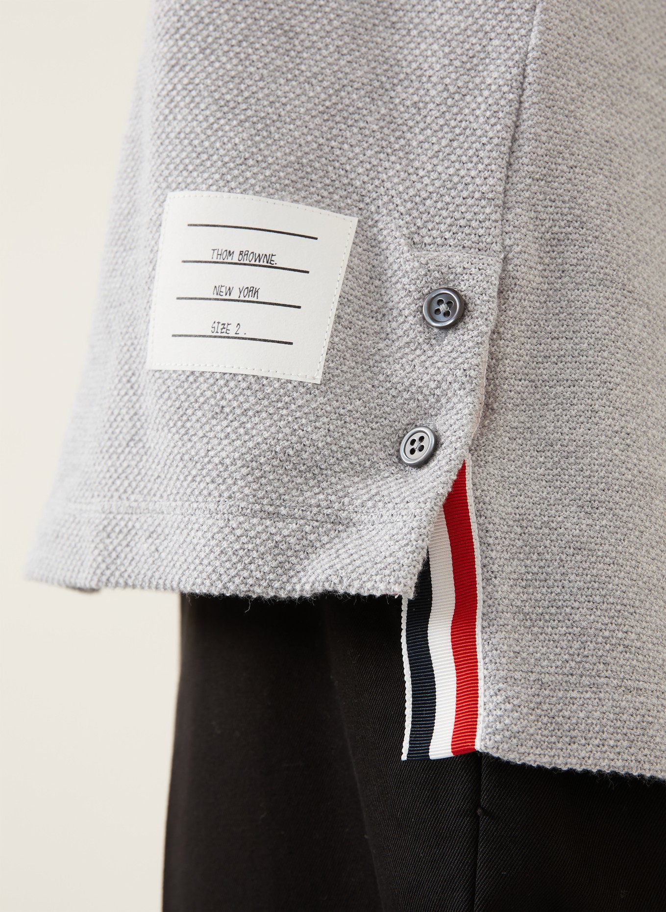 THOM BROWNE. T-shirt: GRAY / DARK GRAY