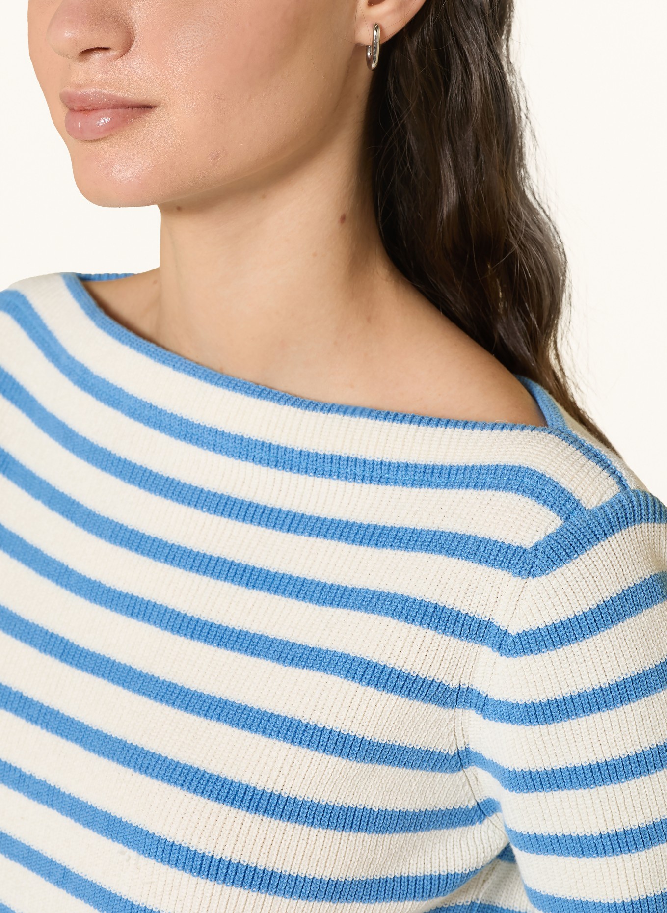 Rich & Royal pull en maille: CRÈME / BLEU CLAIR