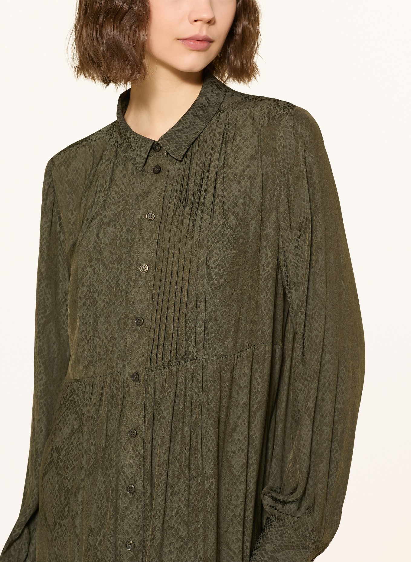 ba&sh Košilové šaty ROSYNA: OLIVOVÁ / TMAVĚ ZELENÁ