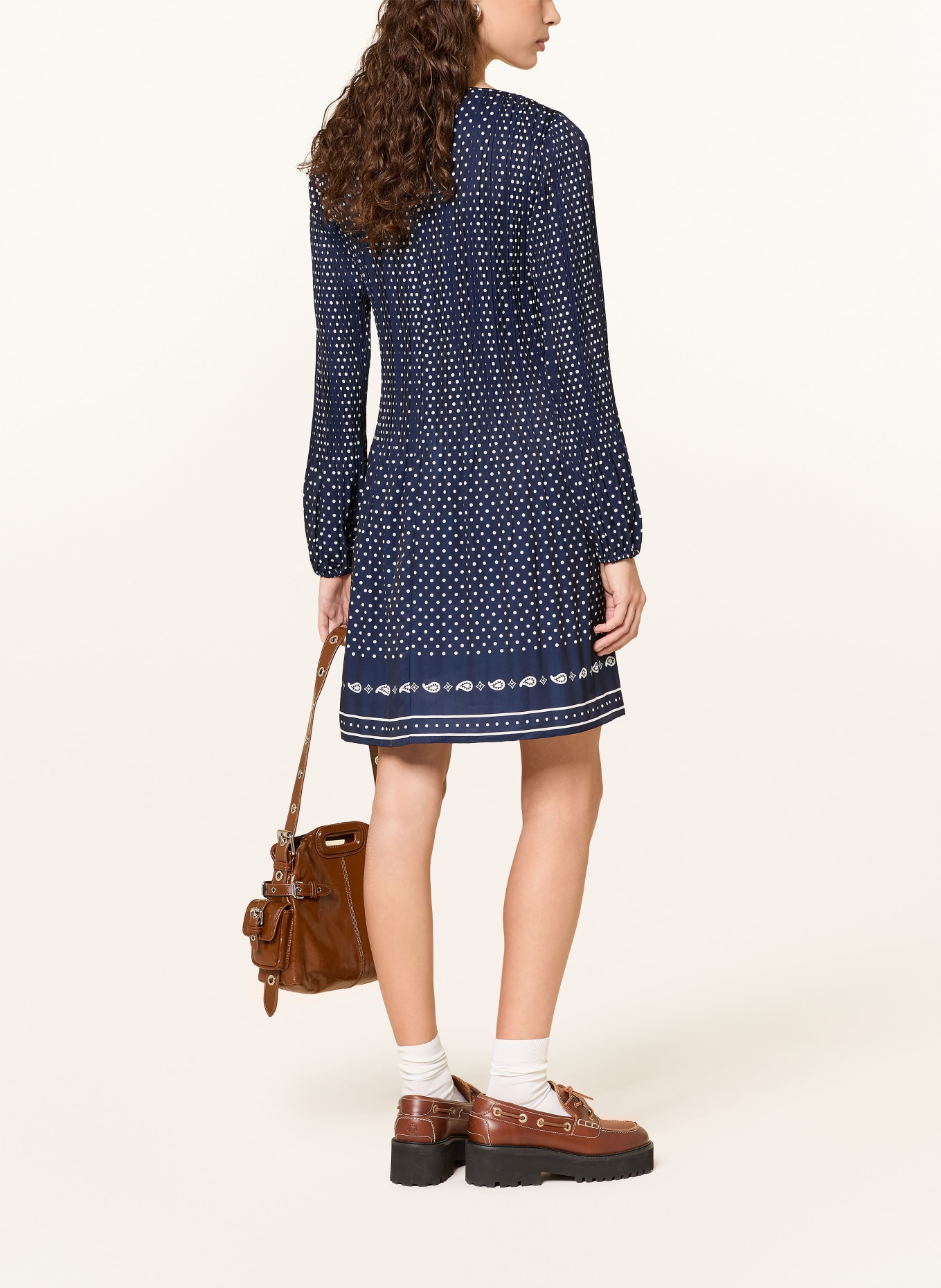 maje Kleid mit Plissees: DUNKELBLAU / WEISS