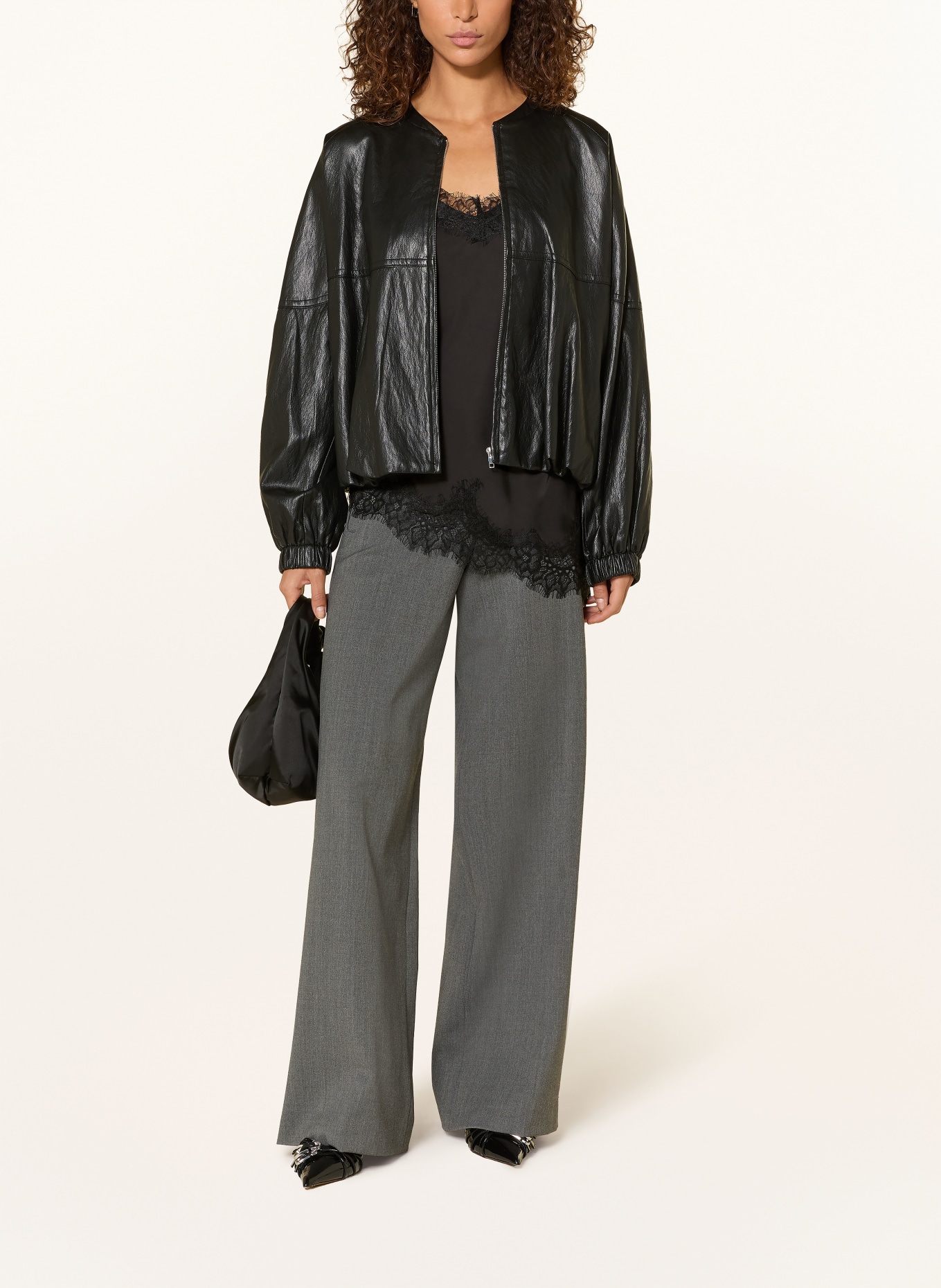 Rich & Royal Satynowy top z koronką: CZARNY