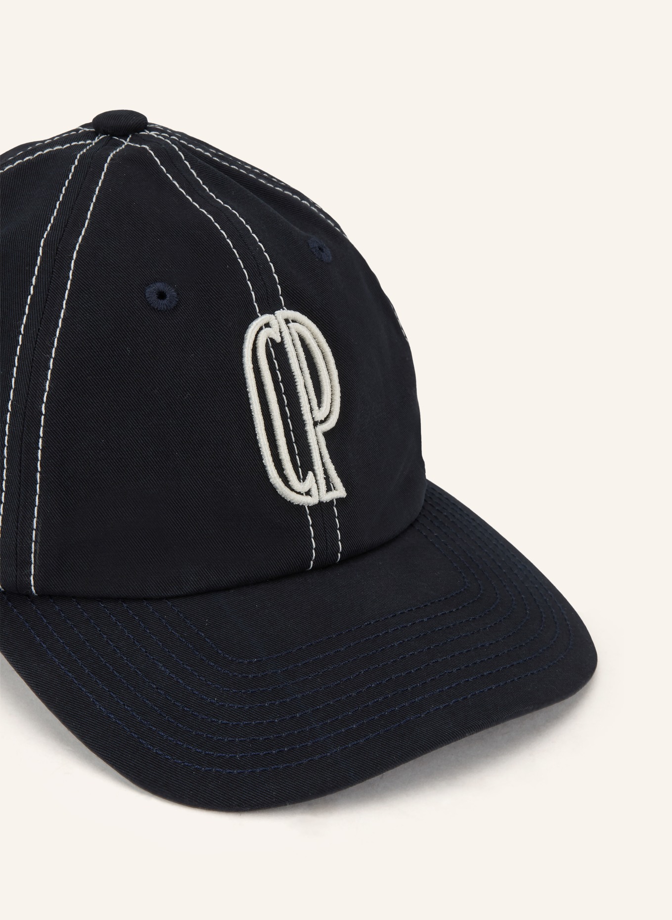 CLAUDIE PIERLOT czapka: CZARNY / BIAŁY