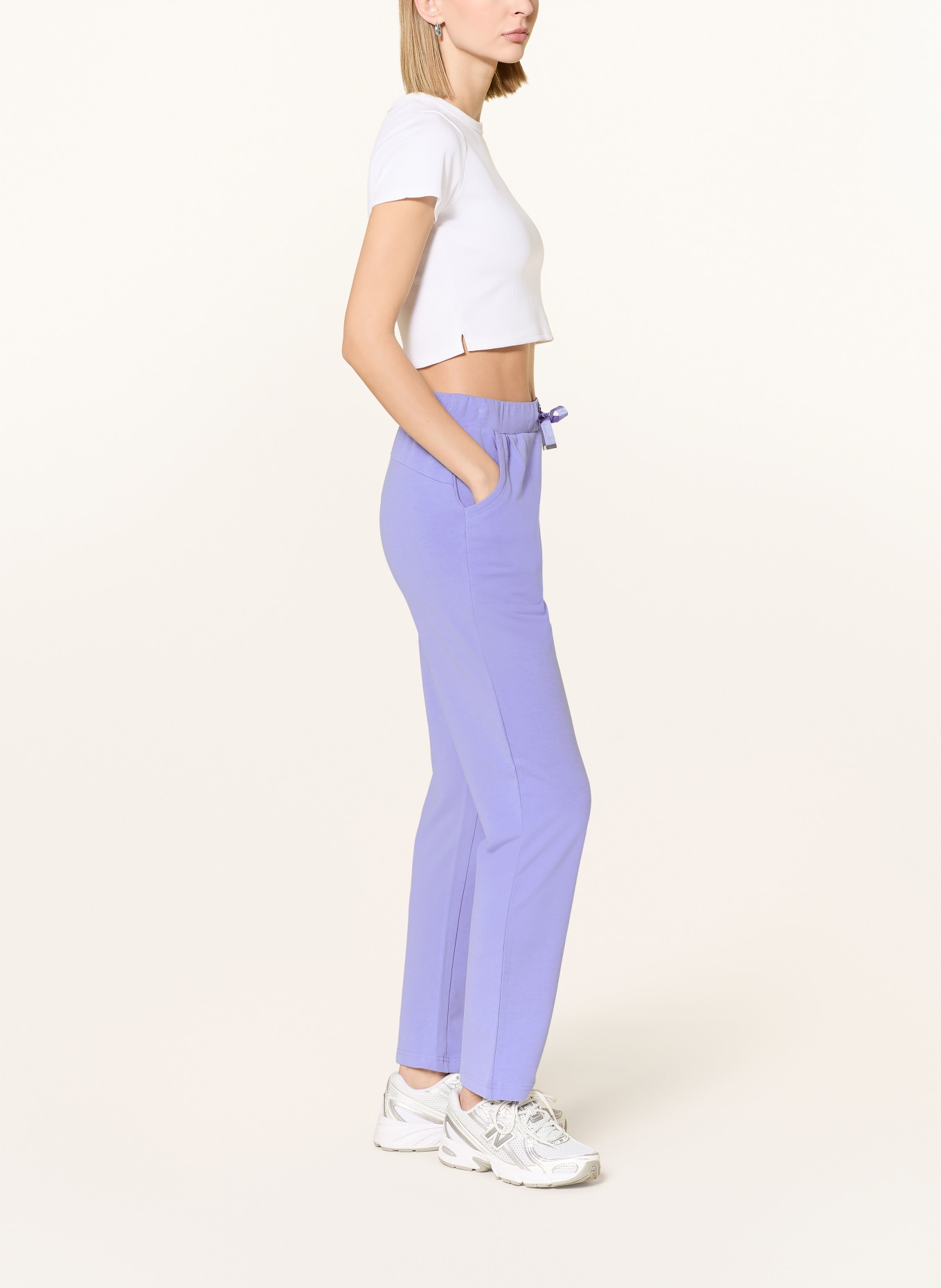 JOY sportswear Sweatpants LELJA: HELLLILA
