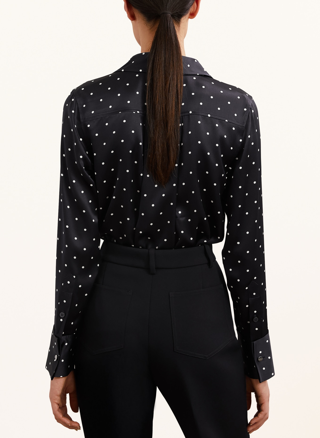 REISS Bluzka AMEIRA z jedwabiu: GRANATOWY / BIAŁY