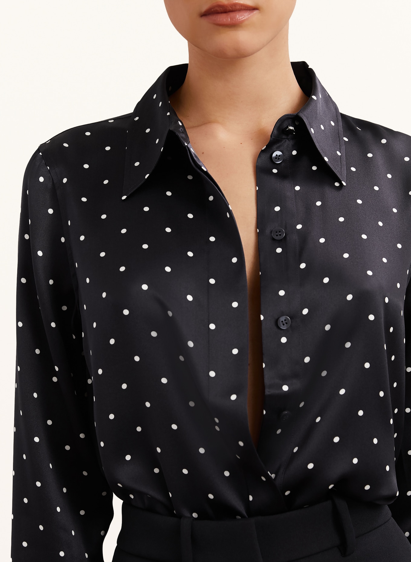 REISS Bluzka AMEIRA z jedwabiu: GRANATOWY / BIAŁY