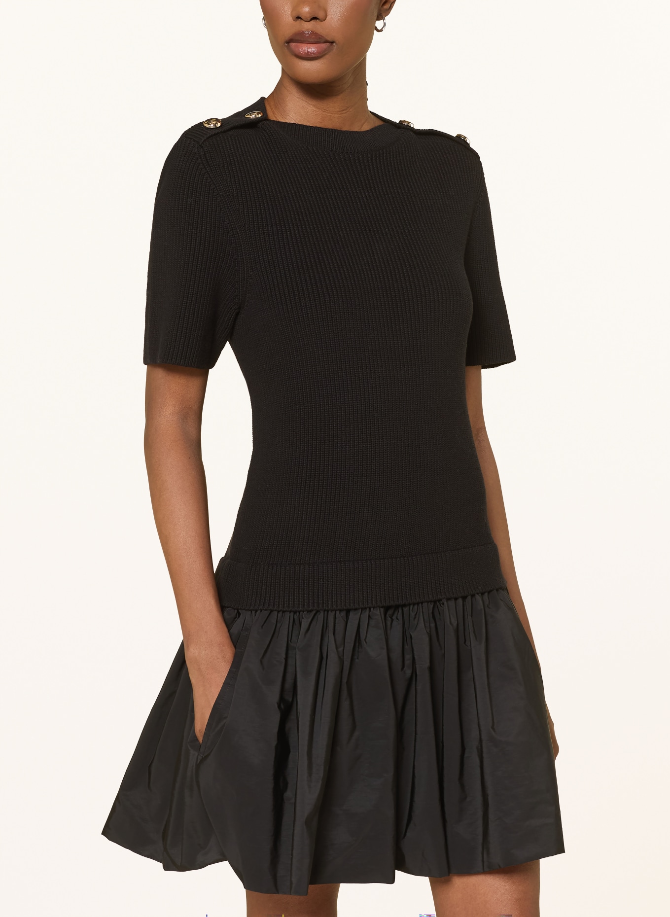 maje Kleid im Materialmix: SCHWARZ