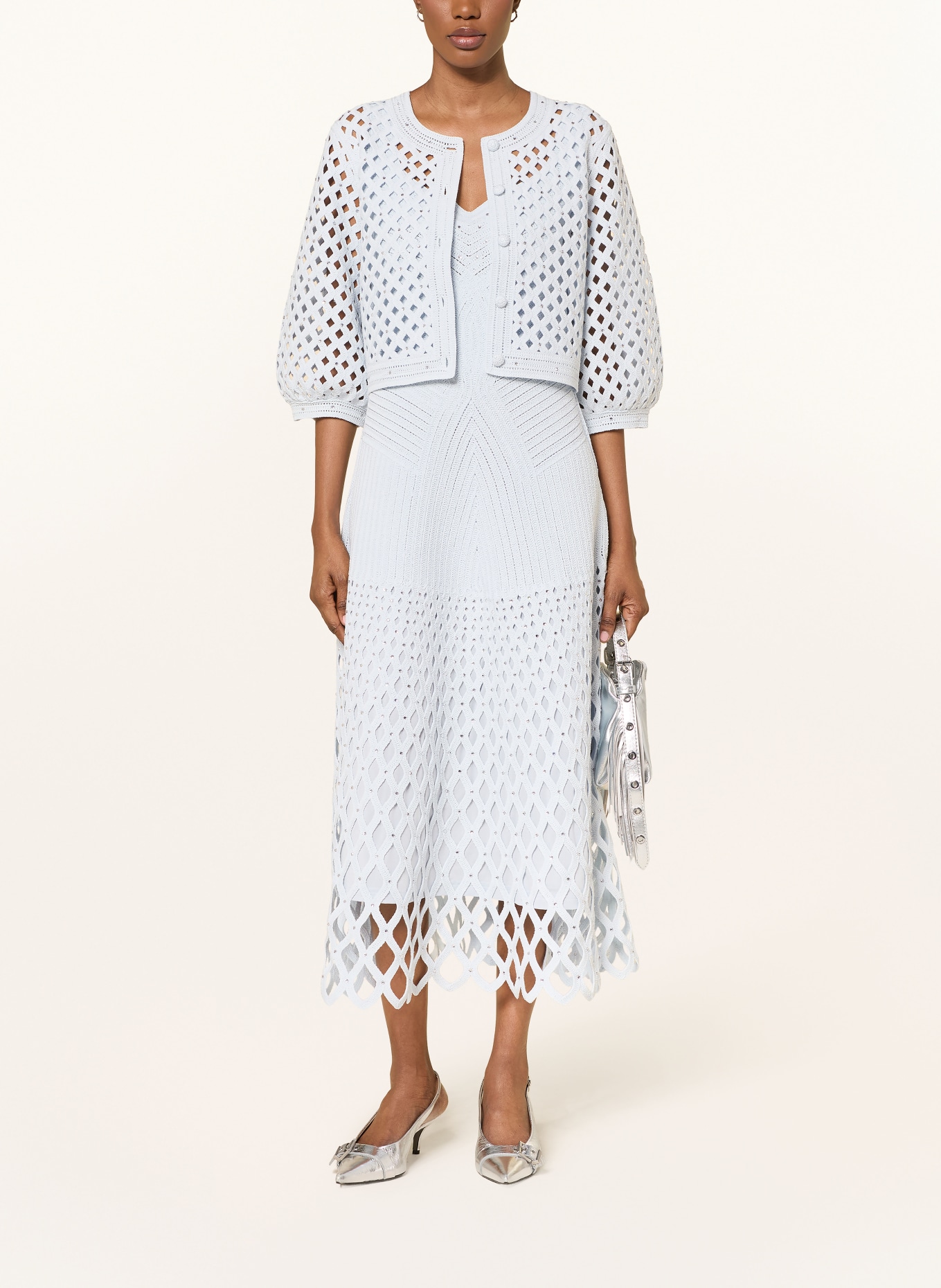 maje Strickjacke mit Schmucksteinen und 3/4-Arm: HELLBLAU