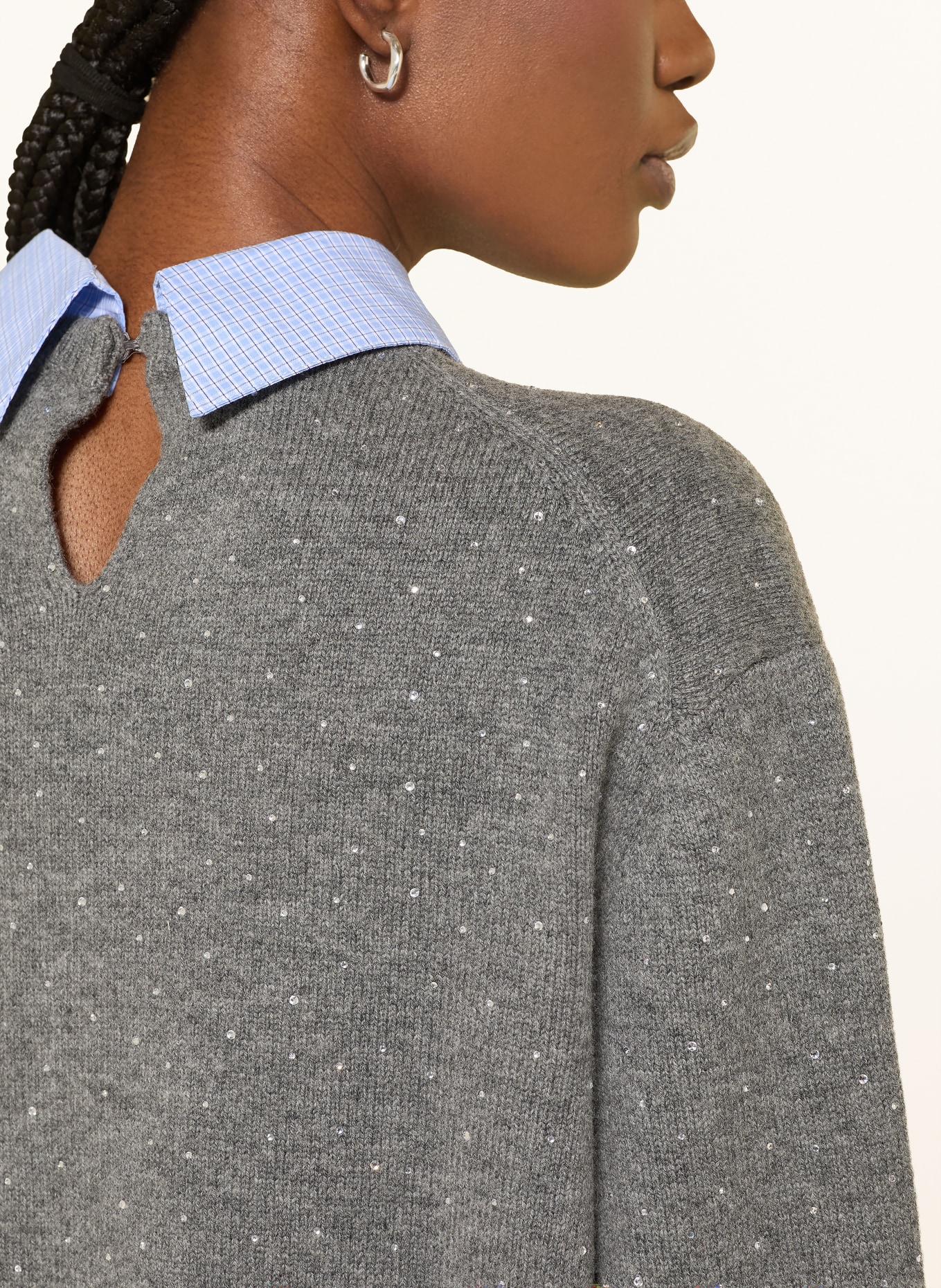 maje Pullover im Materialmix mit Schmucksteinen: DUNKELGRAU / HELLBLAU / WEISS