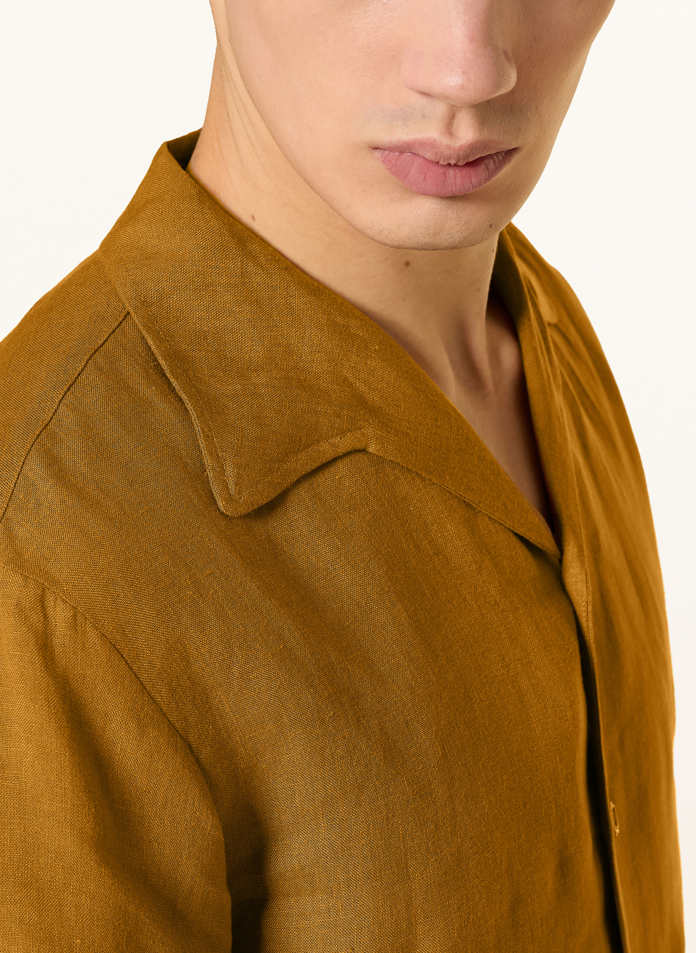 SANDRO Resorthemd Regular Fit aus Leinen: COGNAC