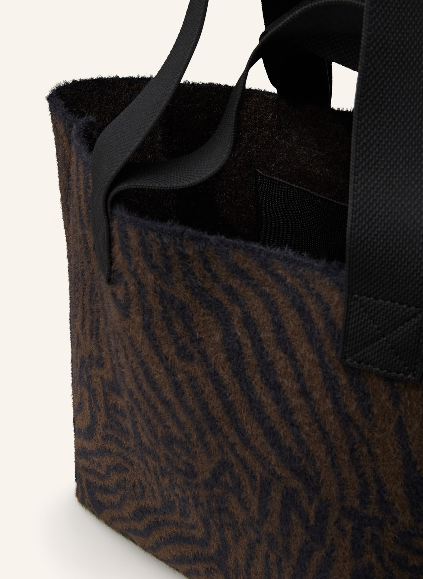 ALLSAINTS Torba na zakupy IZZY ZEBRA: CZARNY / CIEMNOBRĄZOWY