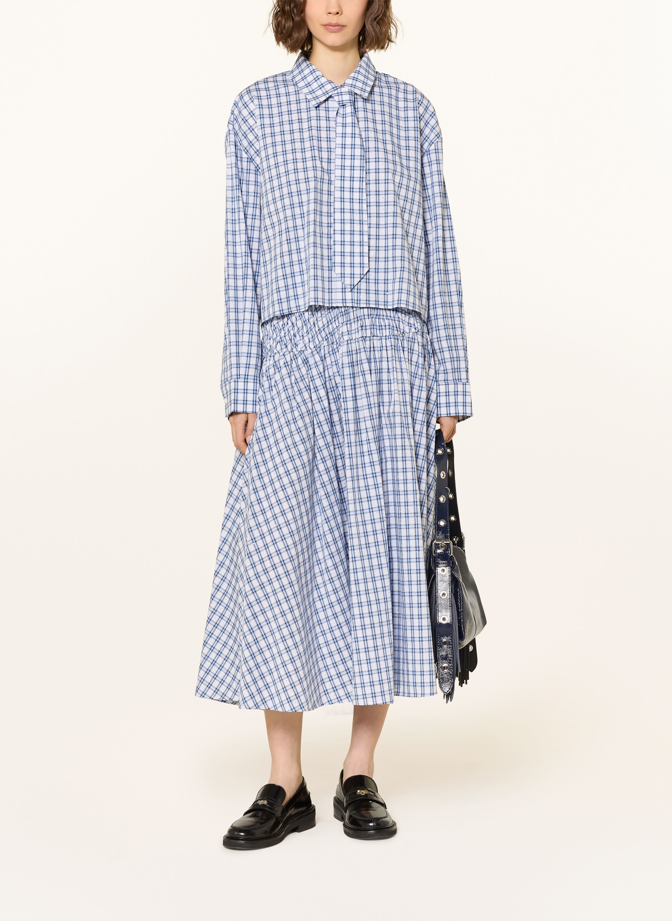 maje Hemdbluse mit Schmucksteinen: HELLBLAU / DUNKELBLAU / WEISS