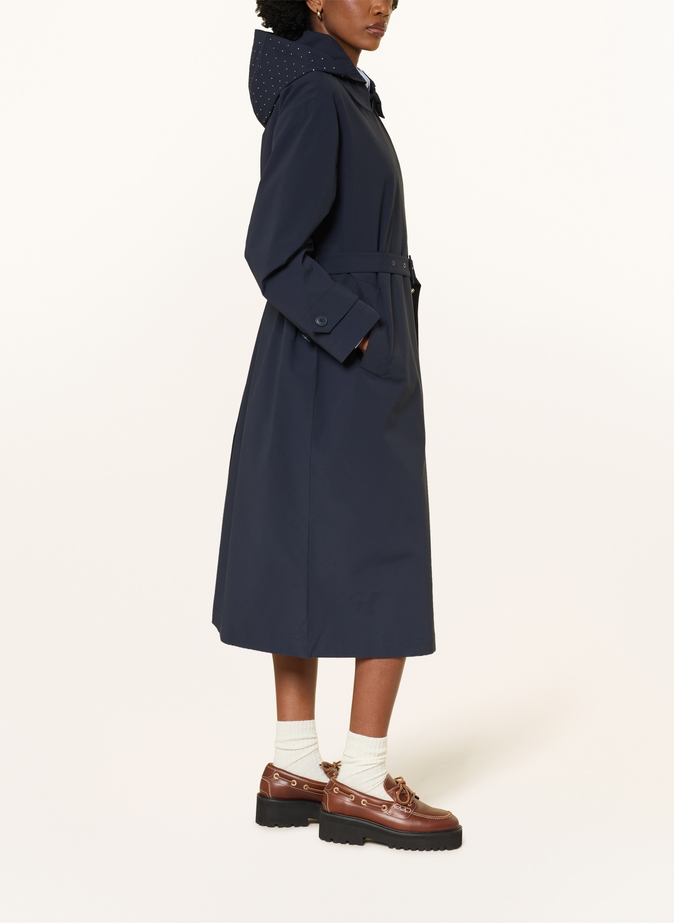 maje Regenmantel mit abnehmbarer Kapuze und Schmucksteinen: DUNKELBLAU