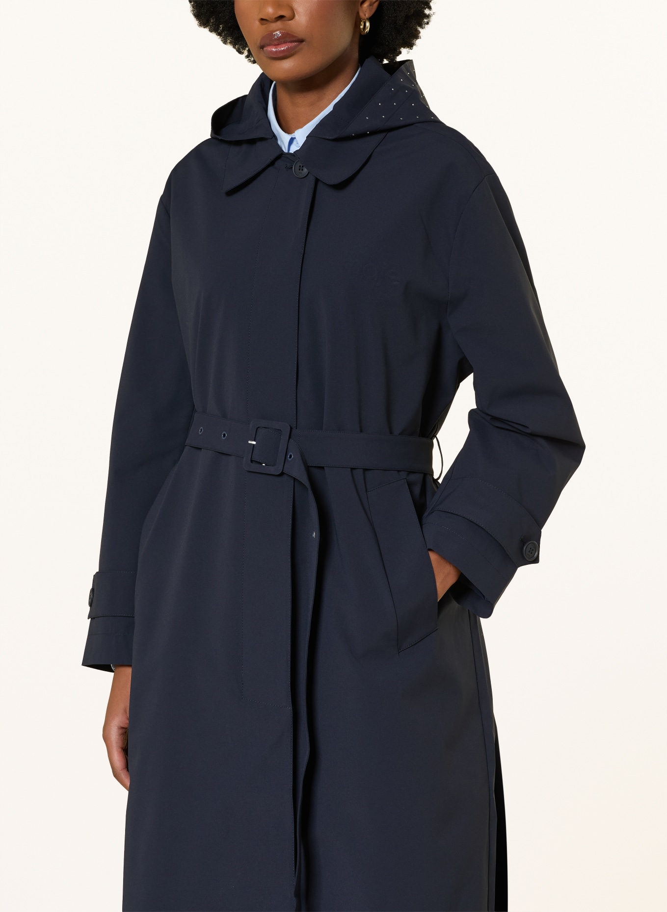 maje Regenmantel mit abnehmbarer Kapuze und Schmucksteinen: DUNKELBLAU