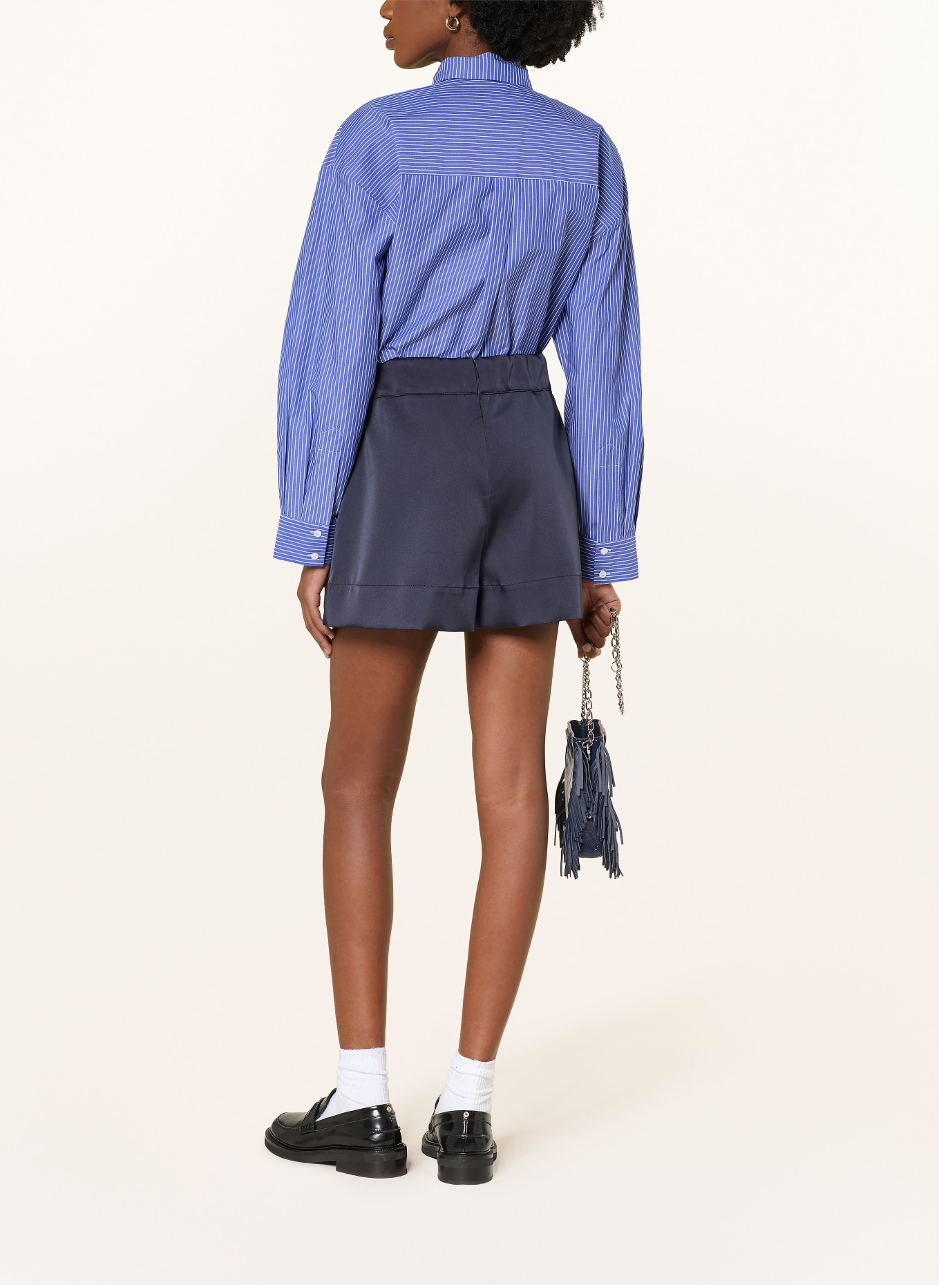 maje Hemdbluse mit abnehmbarer Schluppe und Schmucksteinen: BLAU / WEISS