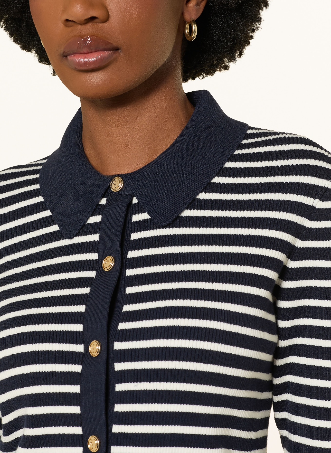 maje Strickjacke: DUNKELBLAU / WEISS